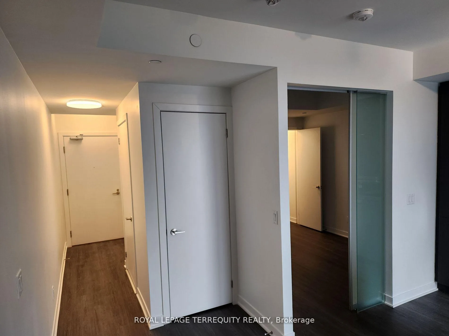 Photo 4 of Unit 809, 185 Alberta Avenue, Toronto, Oakwood Village — HOMEH
