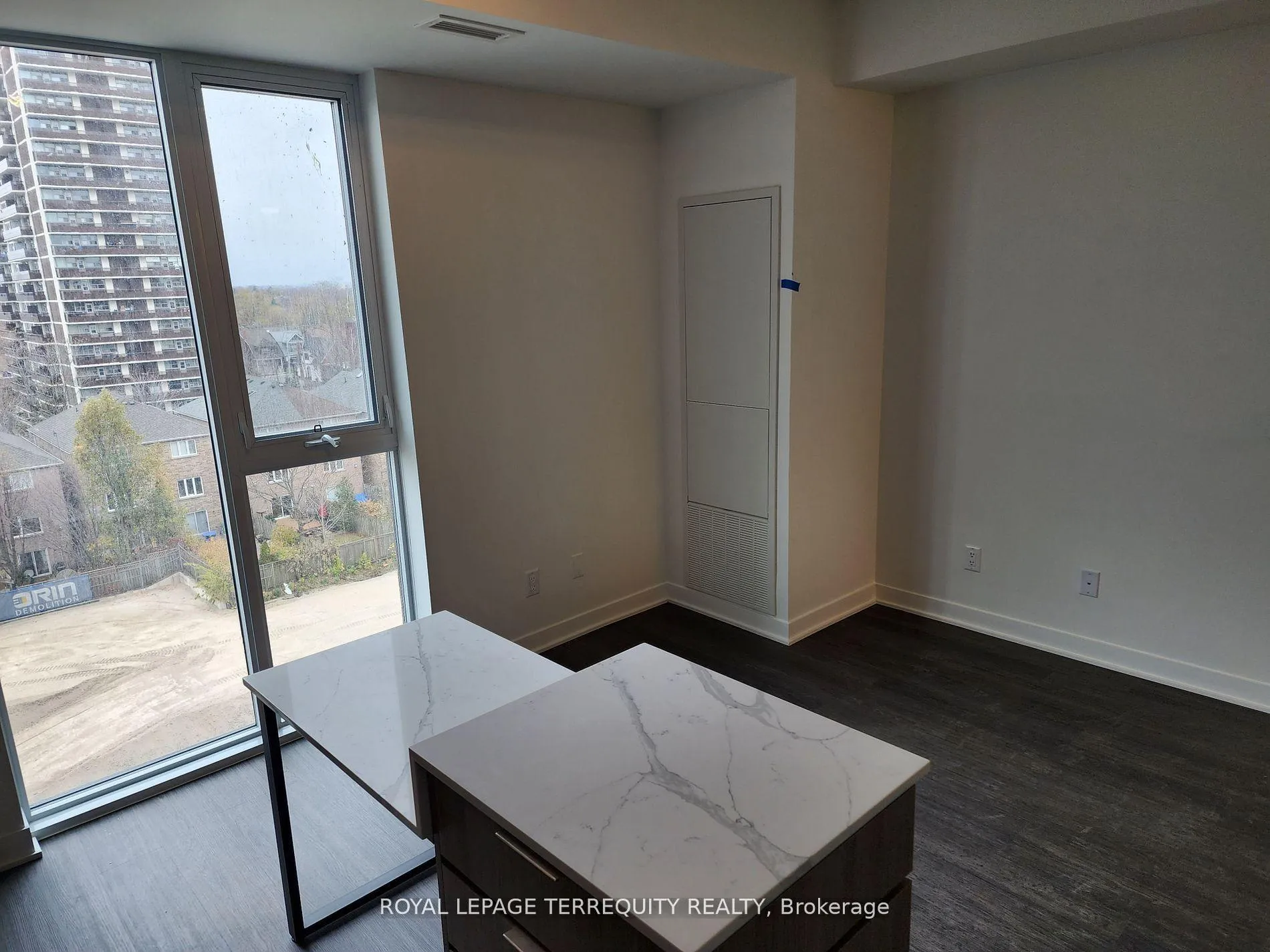 Photo 8 of Unit 809, 185 Alberta Avenue, Toronto, Oakwood Village — HOMEH