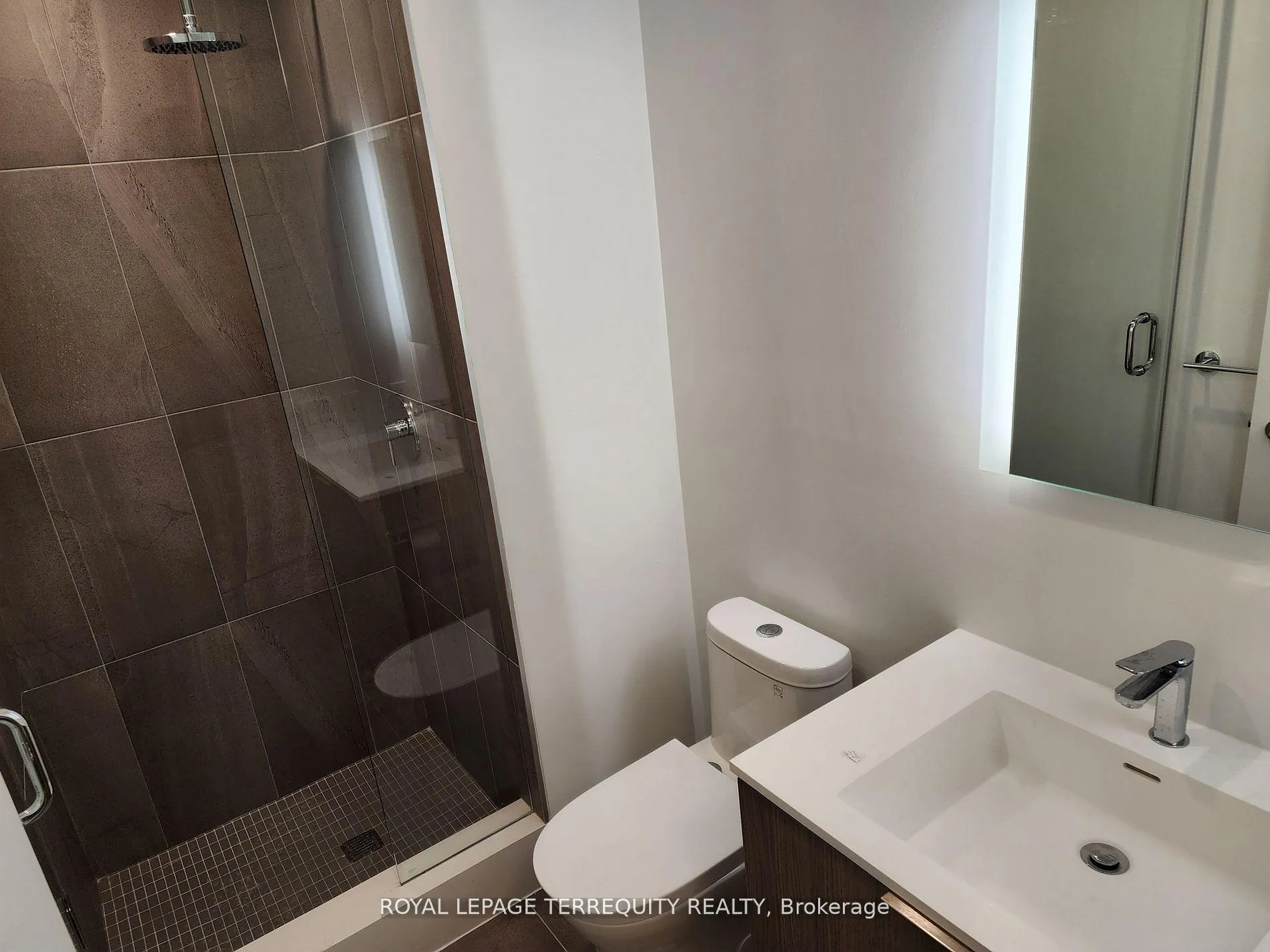 Photo 11 of Unit 809, 185 Alberta Avenue, Toronto, Oakwood Village — HOMEH