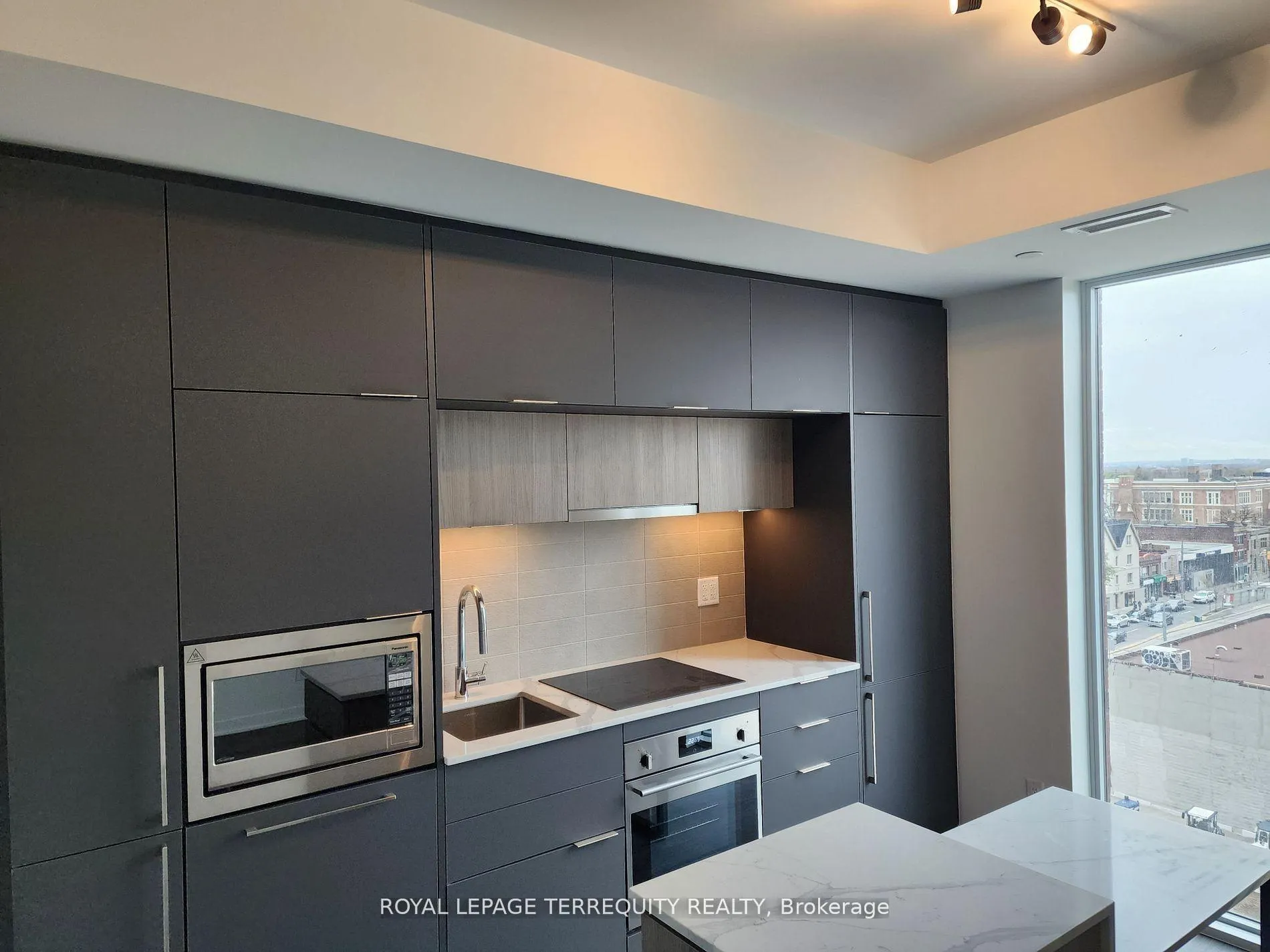 Photo 22 of Unit 809, 185 Alberta Avenue, Toronto, Oakwood Village — HOMEH