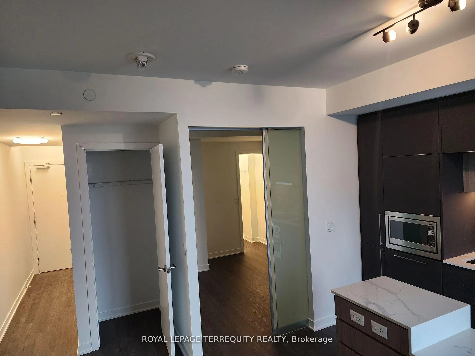 Photo 28 of Unit 809, 185 Alberta Avenue, Toronto, Oakwood Village — HOMEH