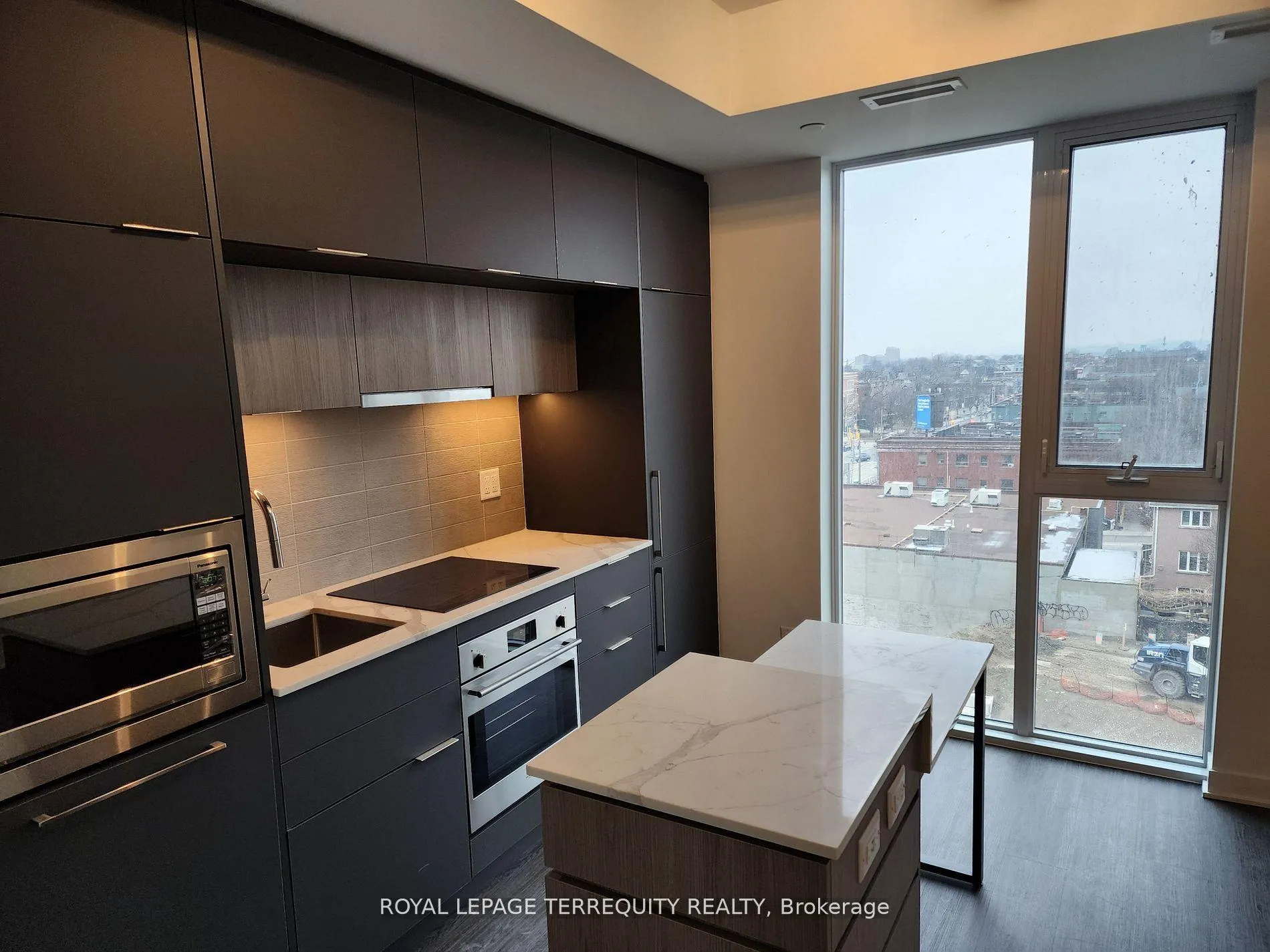 Photo 31 of Unit 809, 185 Alberta Avenue, Toronto, Oakwood Village — HOMEH