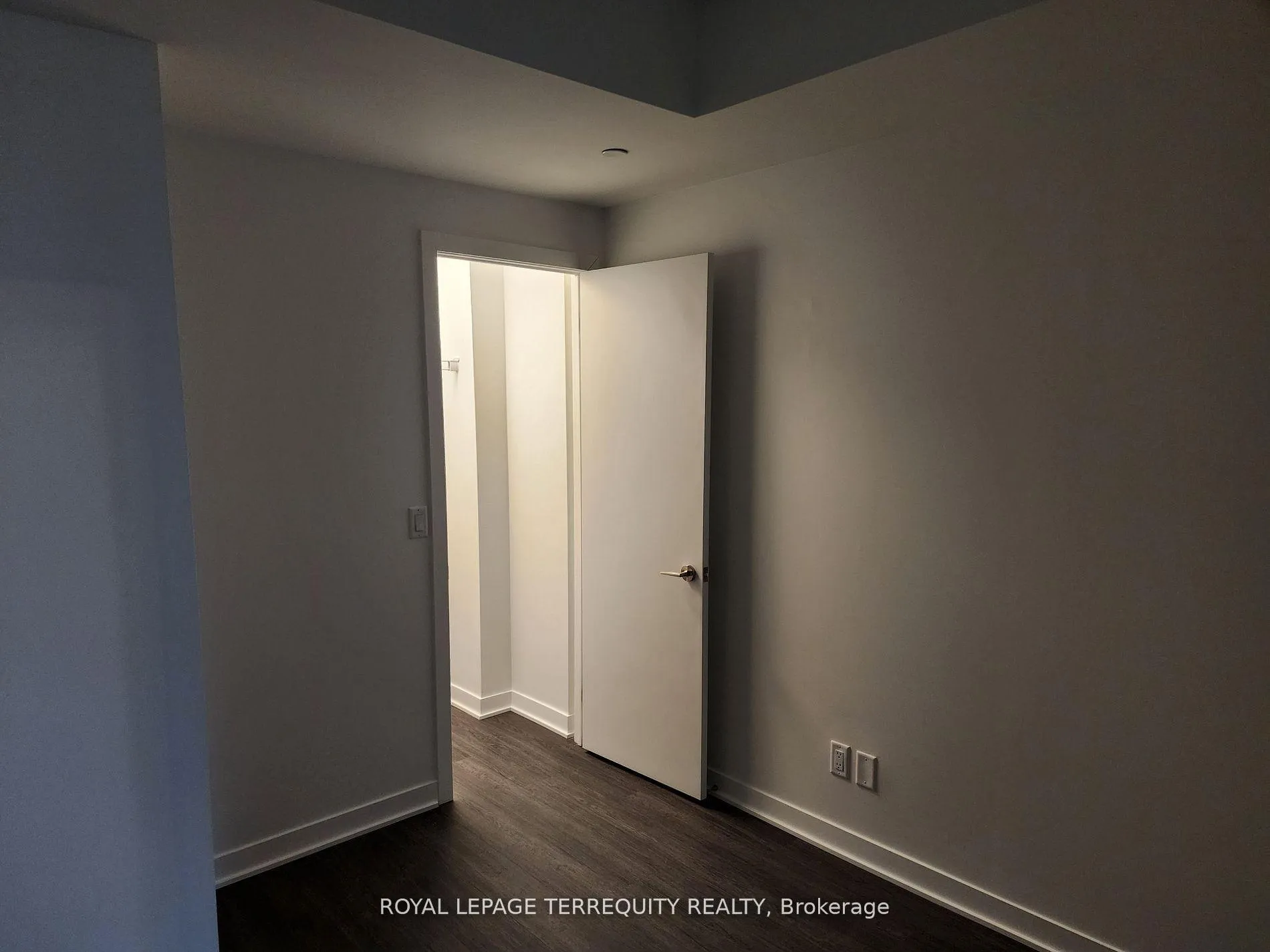 Photo 32 of Unit 809, 185 Alberta Avenue, Toronto, Oakwood Village — HOMEH