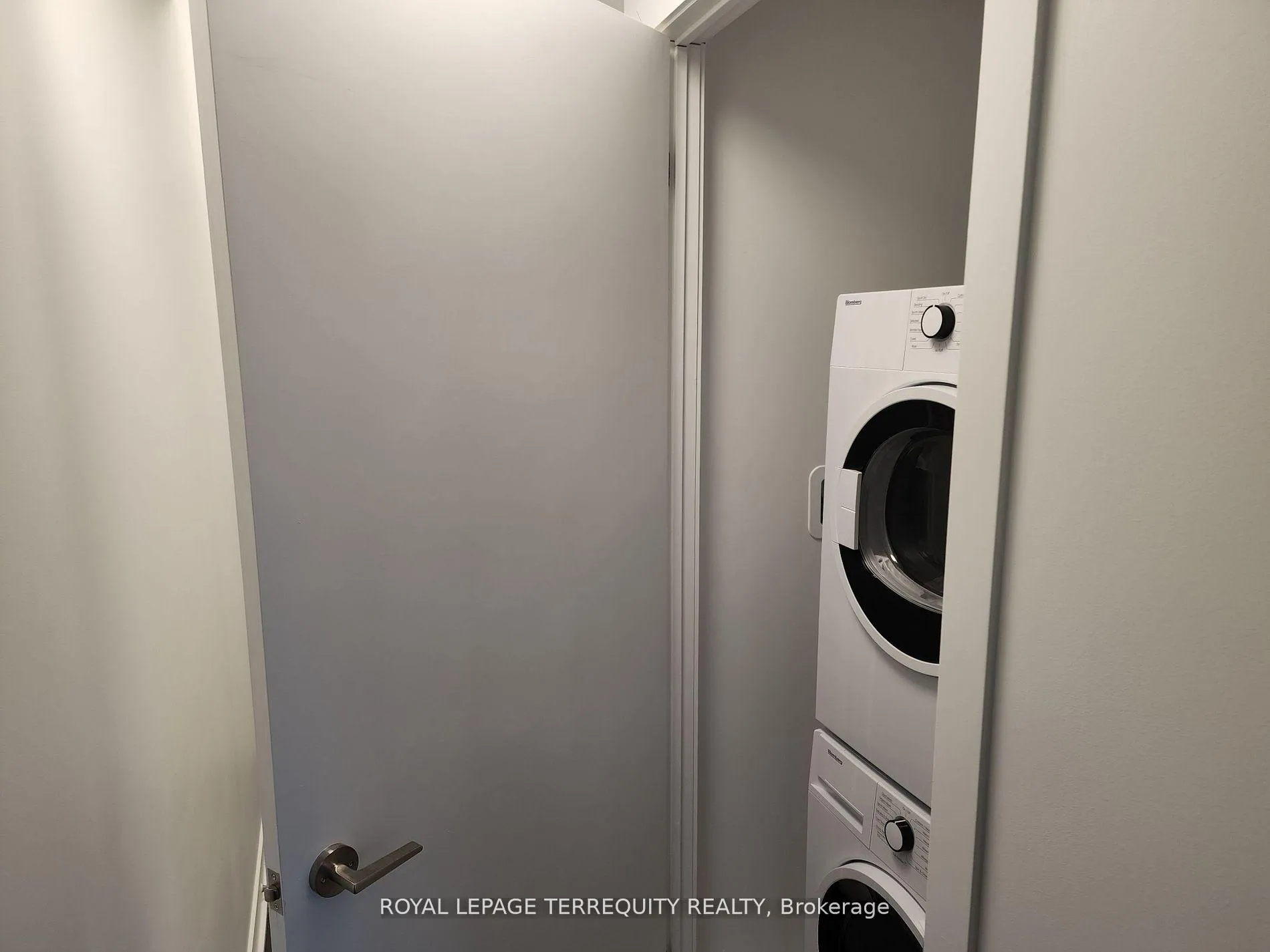 Photo 37 of Unit 809, 185 Alberta Avenue, Toronto, Oakwood Village — HOMEH