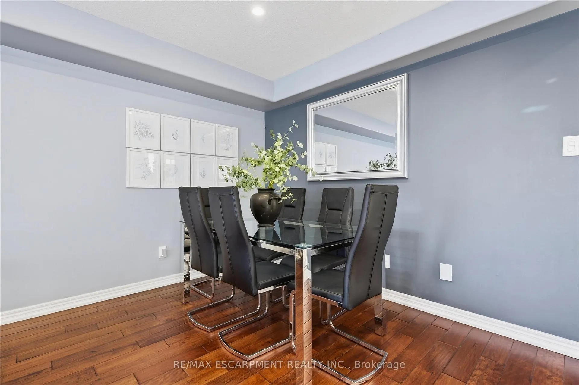 Photo 5 of 186 Great Oak Trail, Hamilton, Binbrook — HOMEH