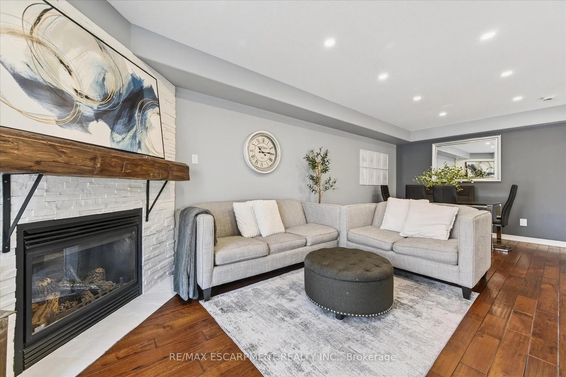 Photo 8 of 186 Great Oak Trail, Hamilton, Binbrook — HOMEH
