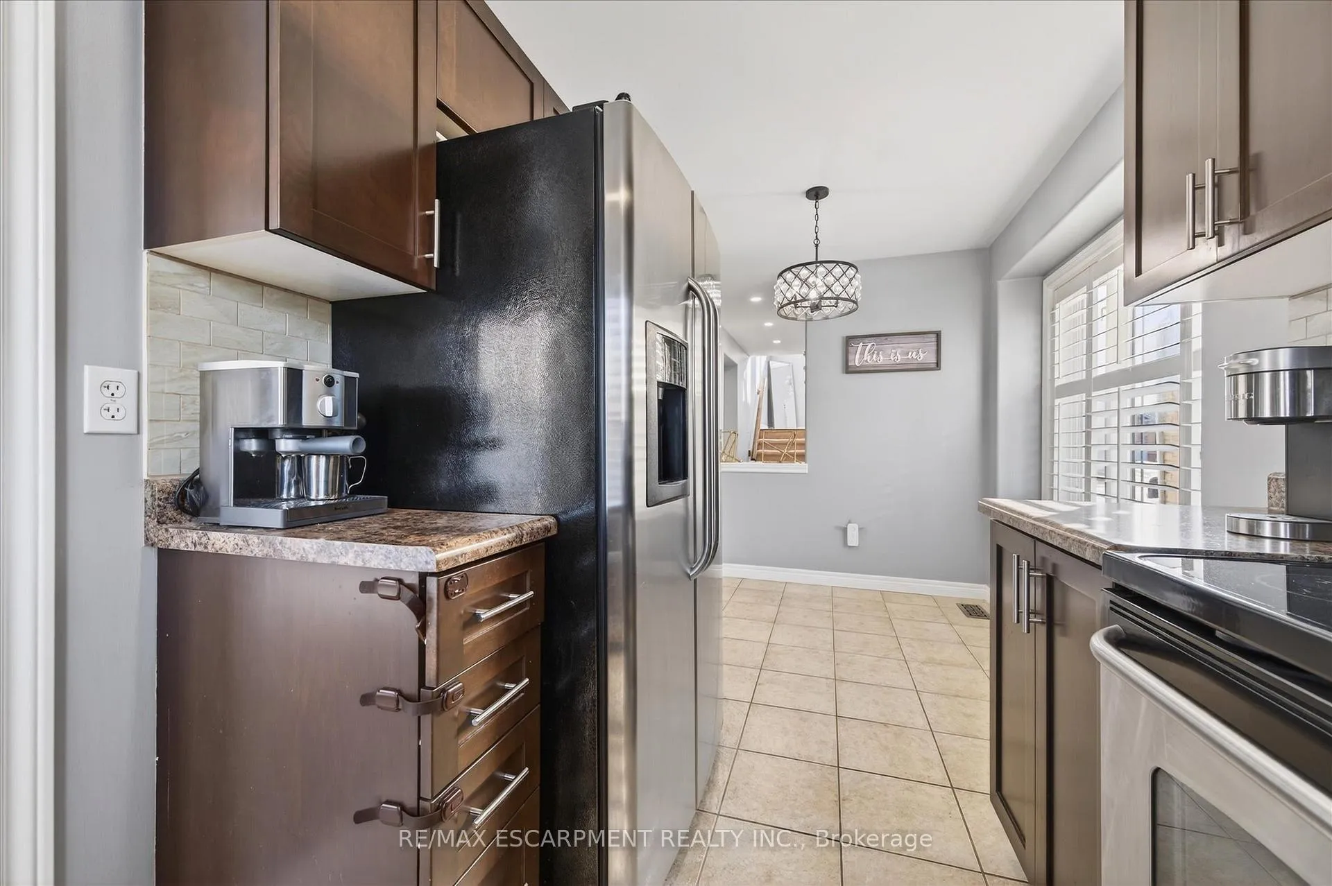 Photo 12 of 186 Great Oak Trail, Hamilton, Binbrook — HOMEH