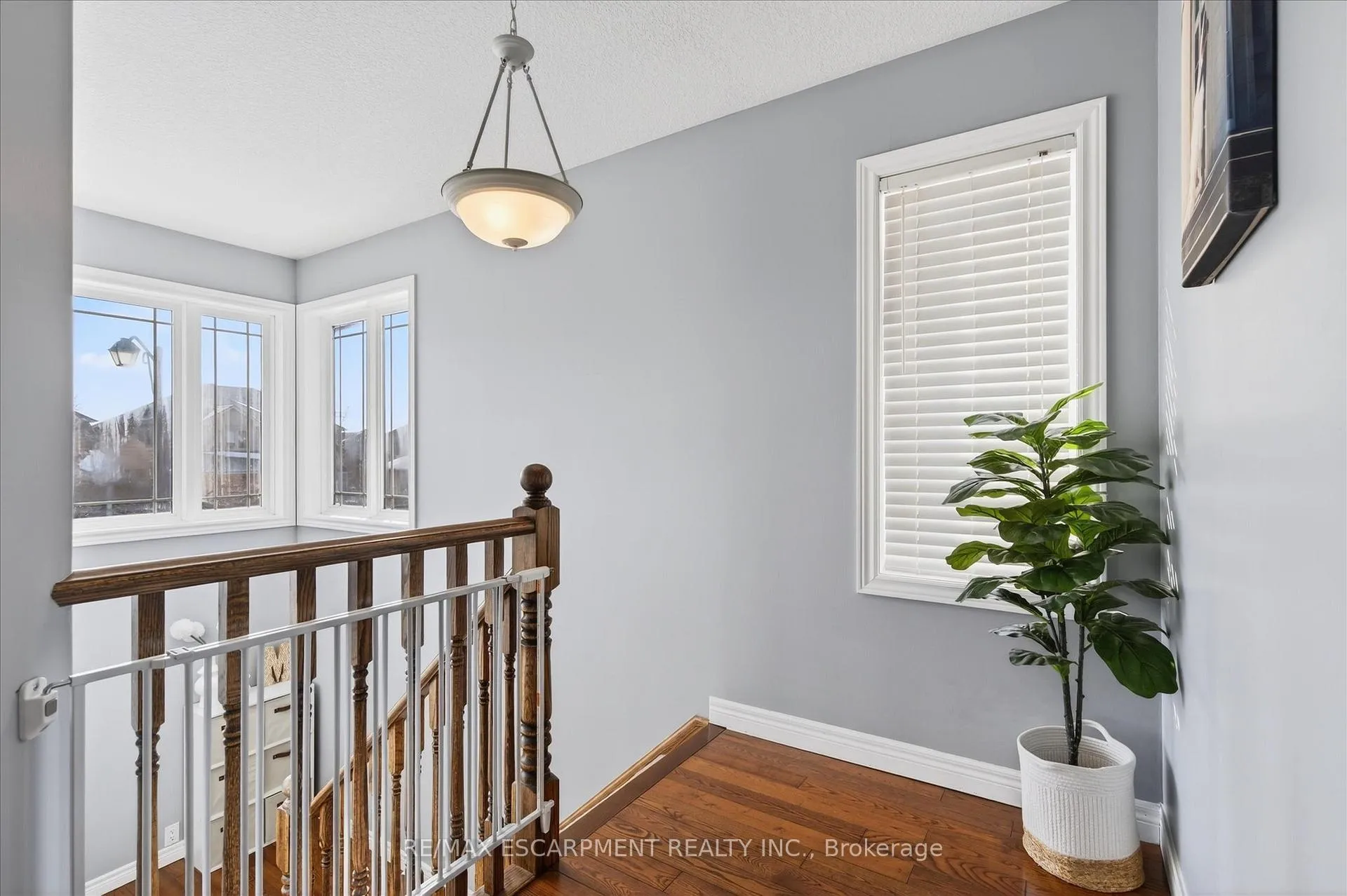 Photo 14 of 186 Great Oak Trail, Hamilton, Binbrook — HOMEH