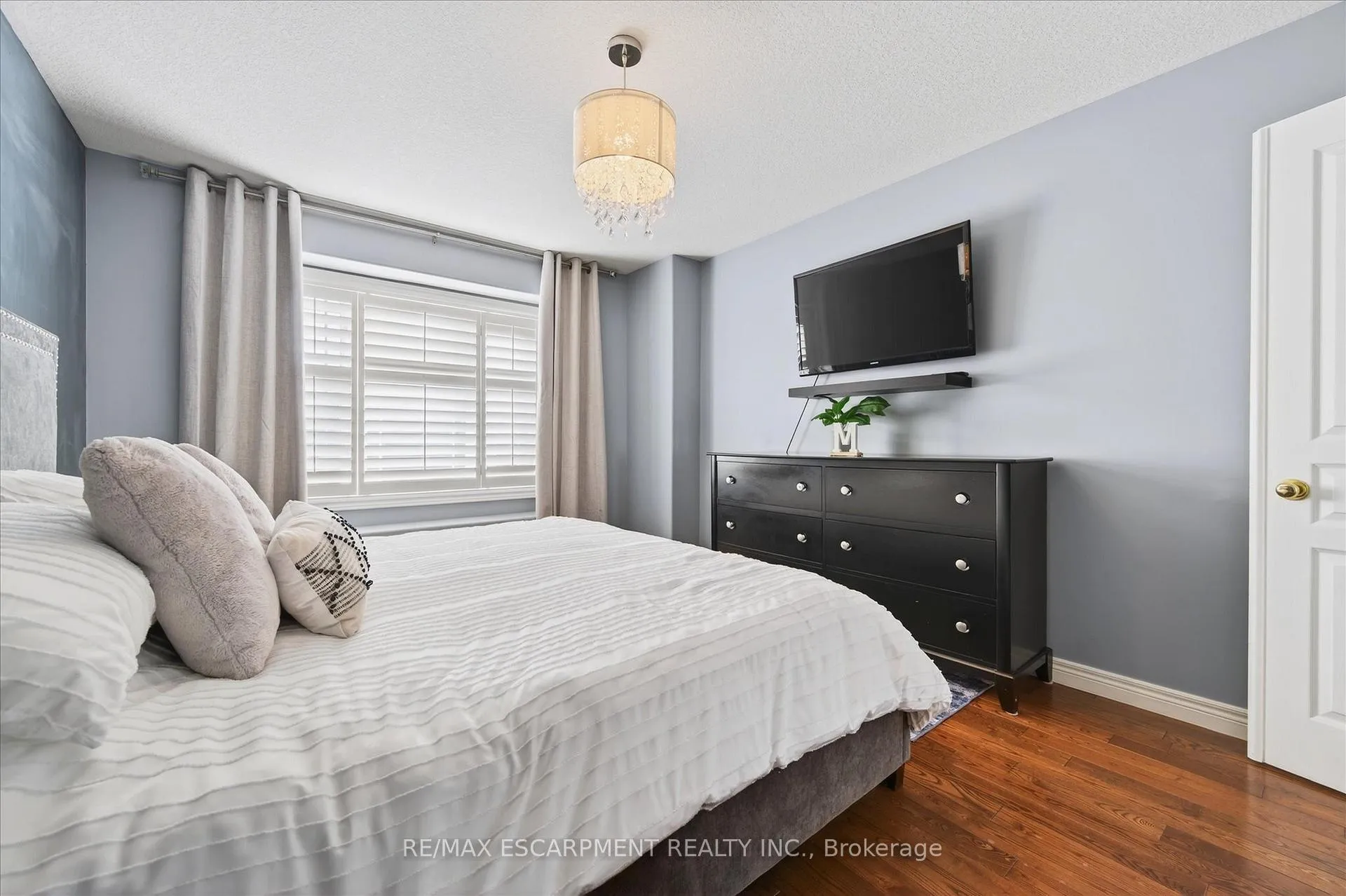 Photo 17 of 186 Great Oak Trail, Hamilton, Binbrook — HOMEH