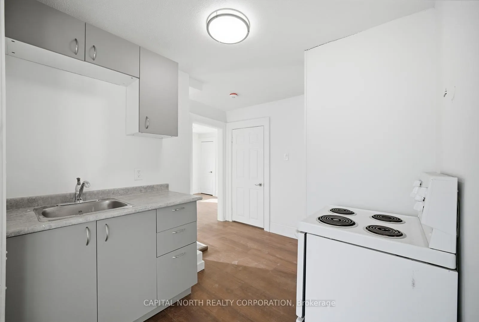 Photo 7 of Unit 1, 104 Wellington Street E, Aurora, Aurora Village — HOMEH