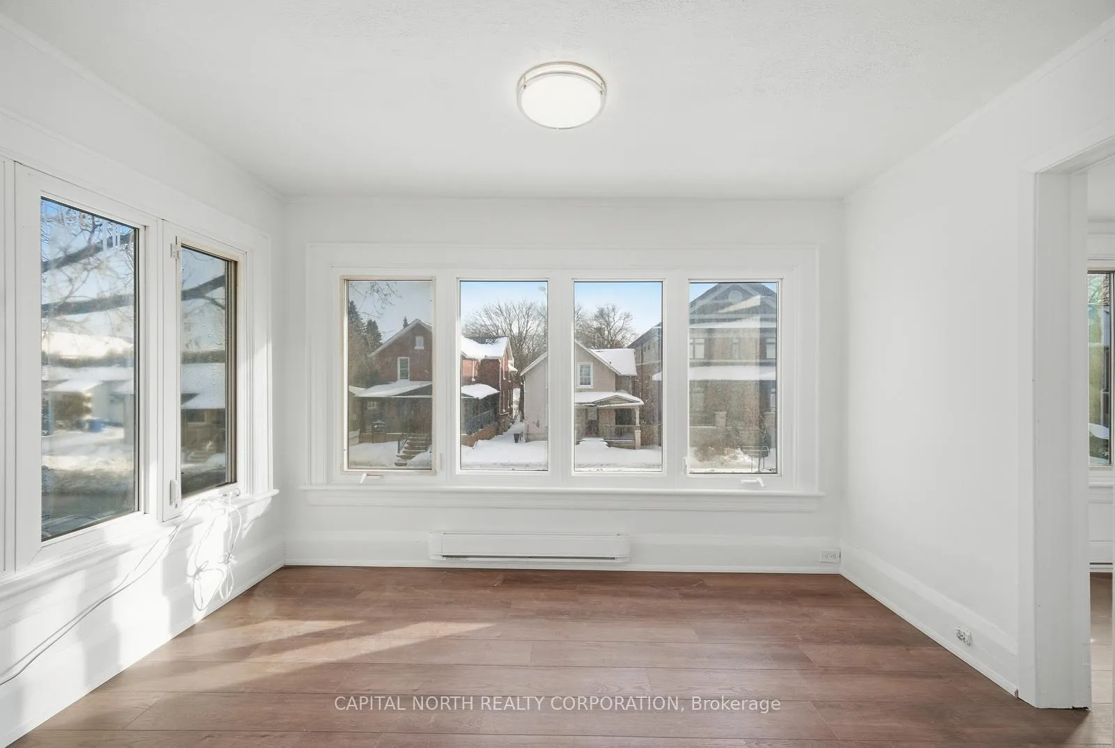 Photo 8 of Unit 1, 104 Wellington Street E, Aurora, Aurora Village — HOMEH