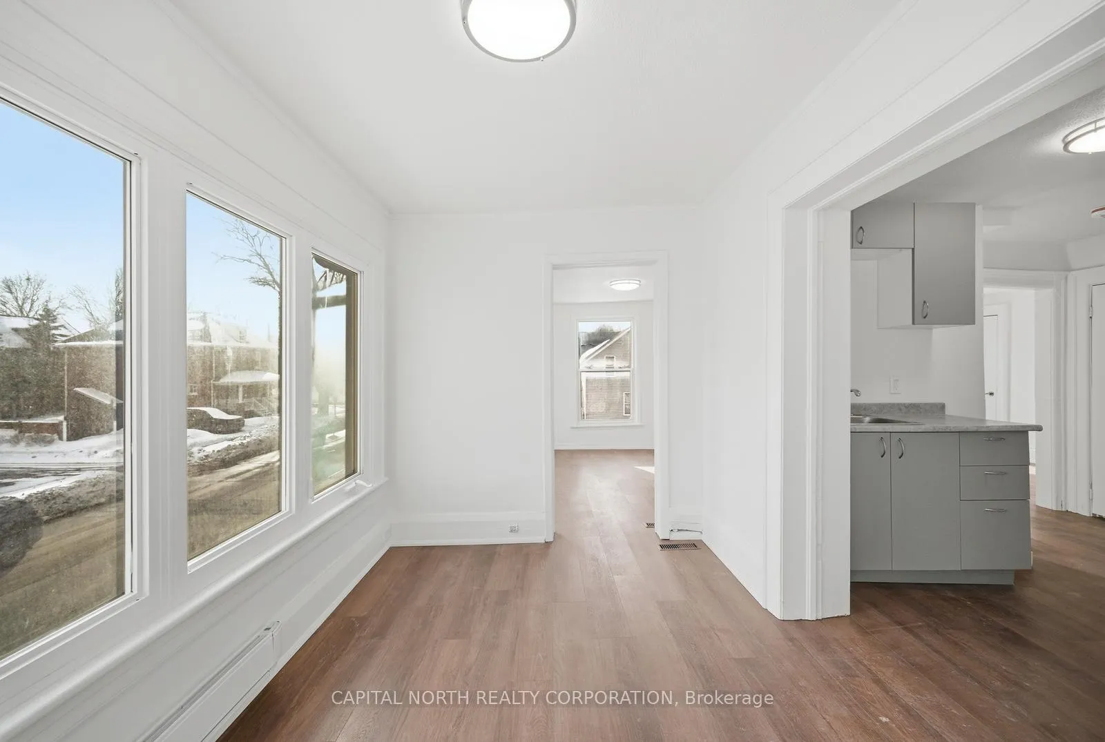 Photo 10 of Unit 1, 104 Wellington Street E, Aurora, Aurora Village — HOMEH