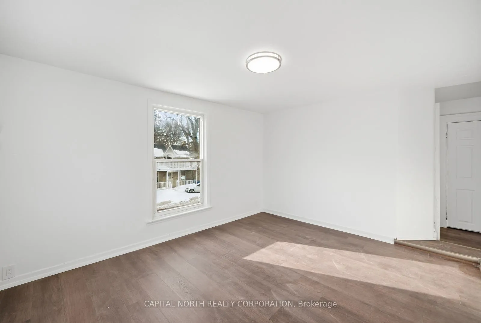 Photo 11 of Unit 1, 104 Wellington Street E, Aurora, Aurora Village — HOMEH