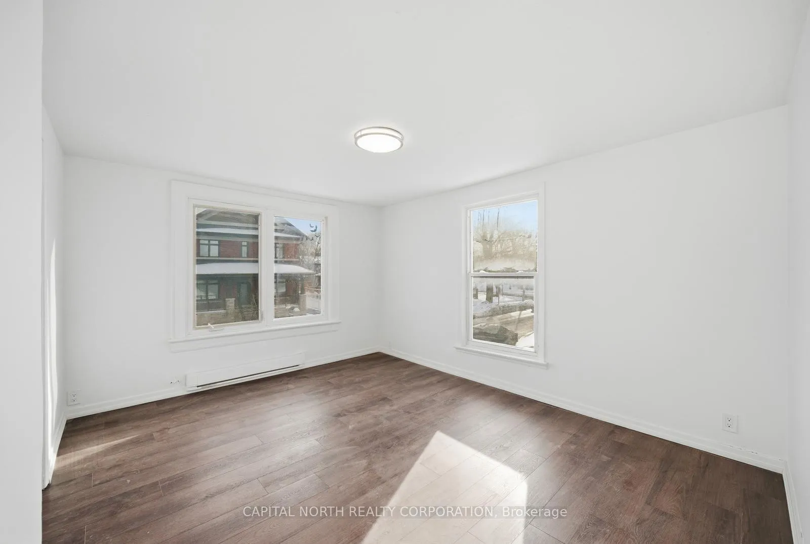 Photo 13 of Unit 1, 104 Wellington Street E, Aurora, Aurora Village — HOMEH