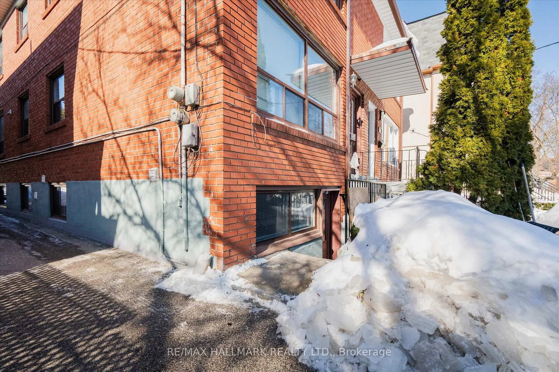 Photo 2 of Unit Lower, 224 Pickering Street, Toronto, East End-Danforth — HOMEH