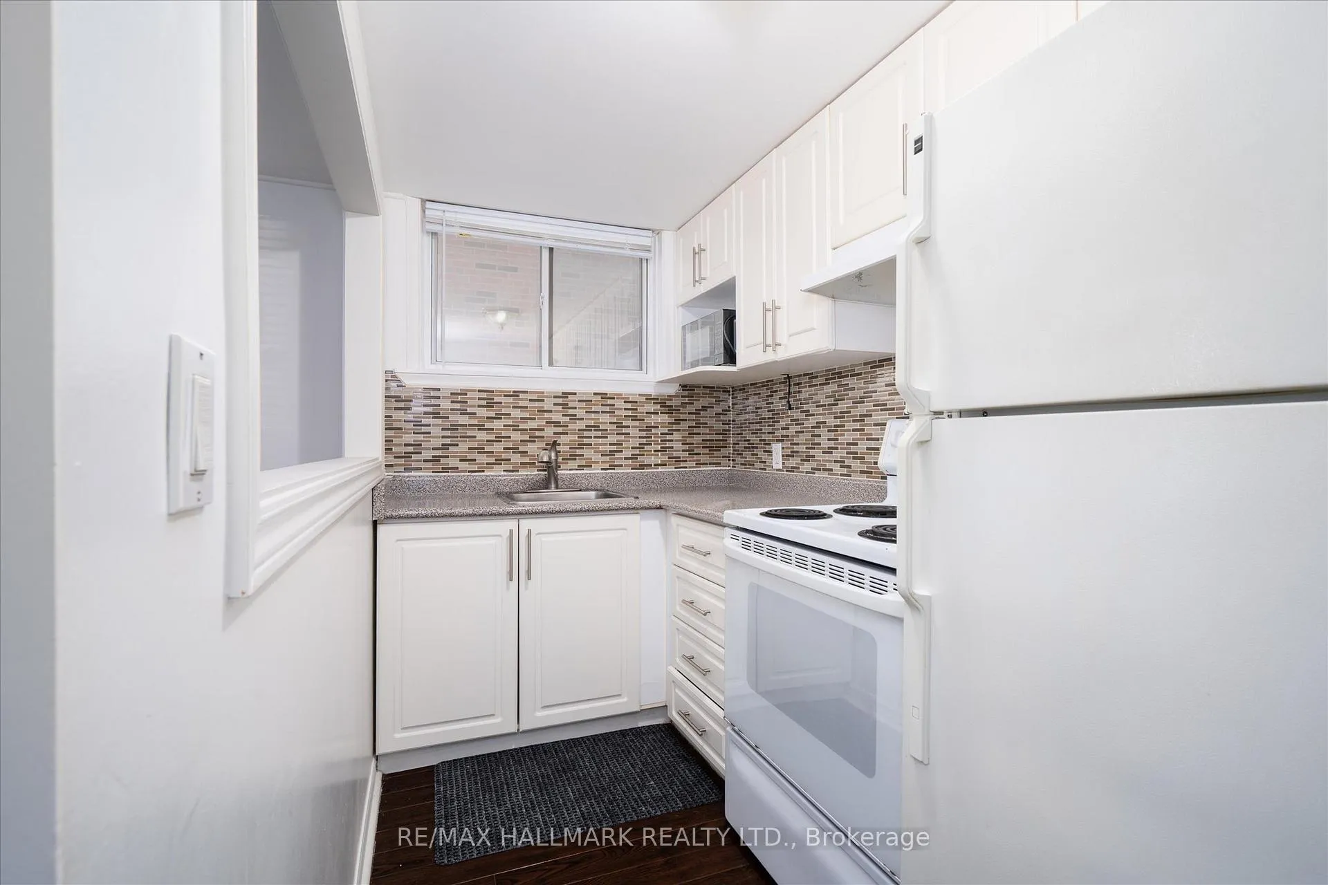 Photo 7 of Unit Lower, 224 Pickering Street, Toronto, East End-Danforth — HOMEH