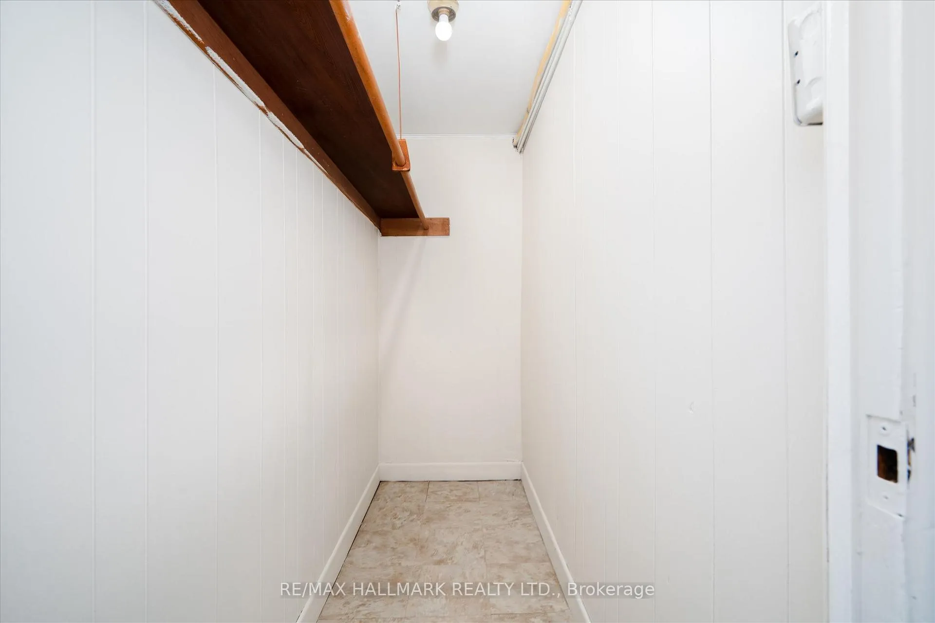Photo 9 of Unit Lower, 224 Pickering Street, Toronto, East End-Danforth — HOMEH