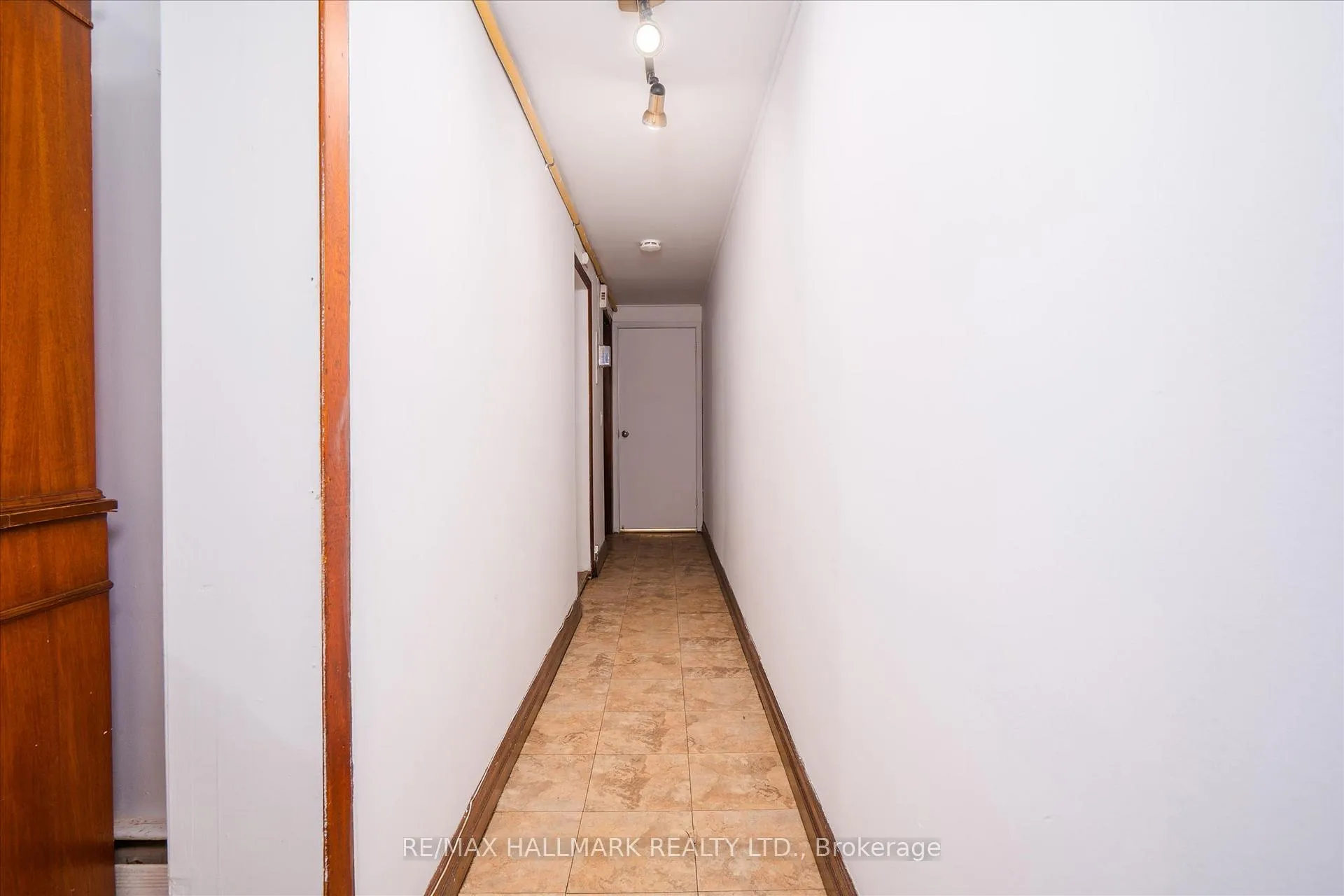 Photo 10 of Unit Lower, 224 Pickering Street, Toronto, East End-Danforth — HOMEH