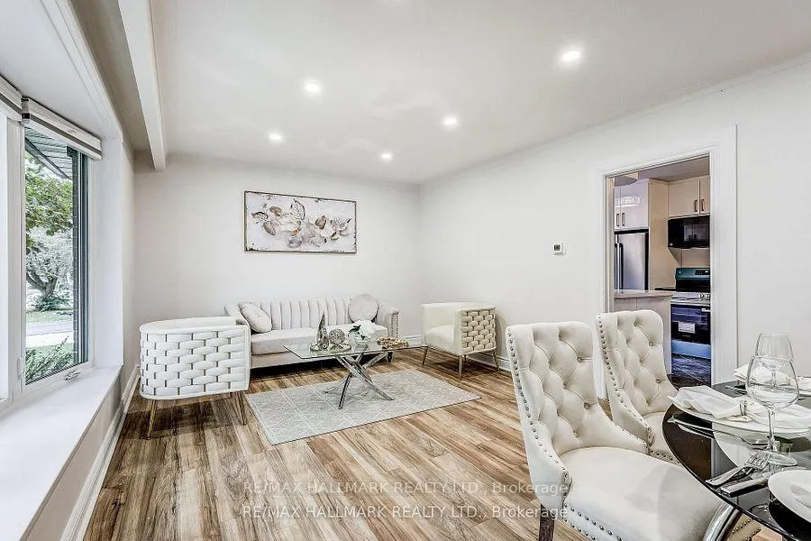 Photo 5 of 51 Aurora Heights Drive, Aurora, Aurora Heights — HOMEH