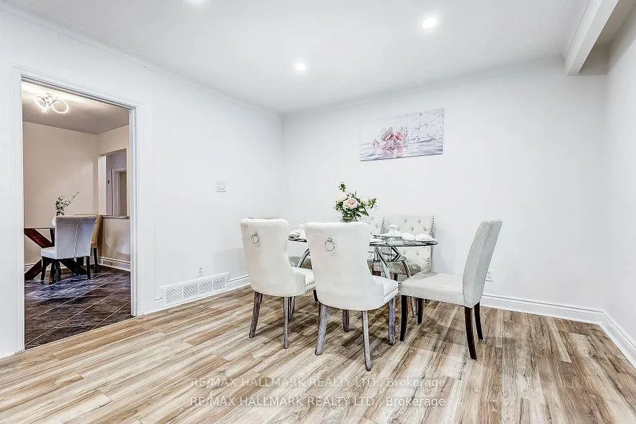 Photo 9 of 51 Aurora Heights Drive, Aurora, Aurora Heights — HOMEH