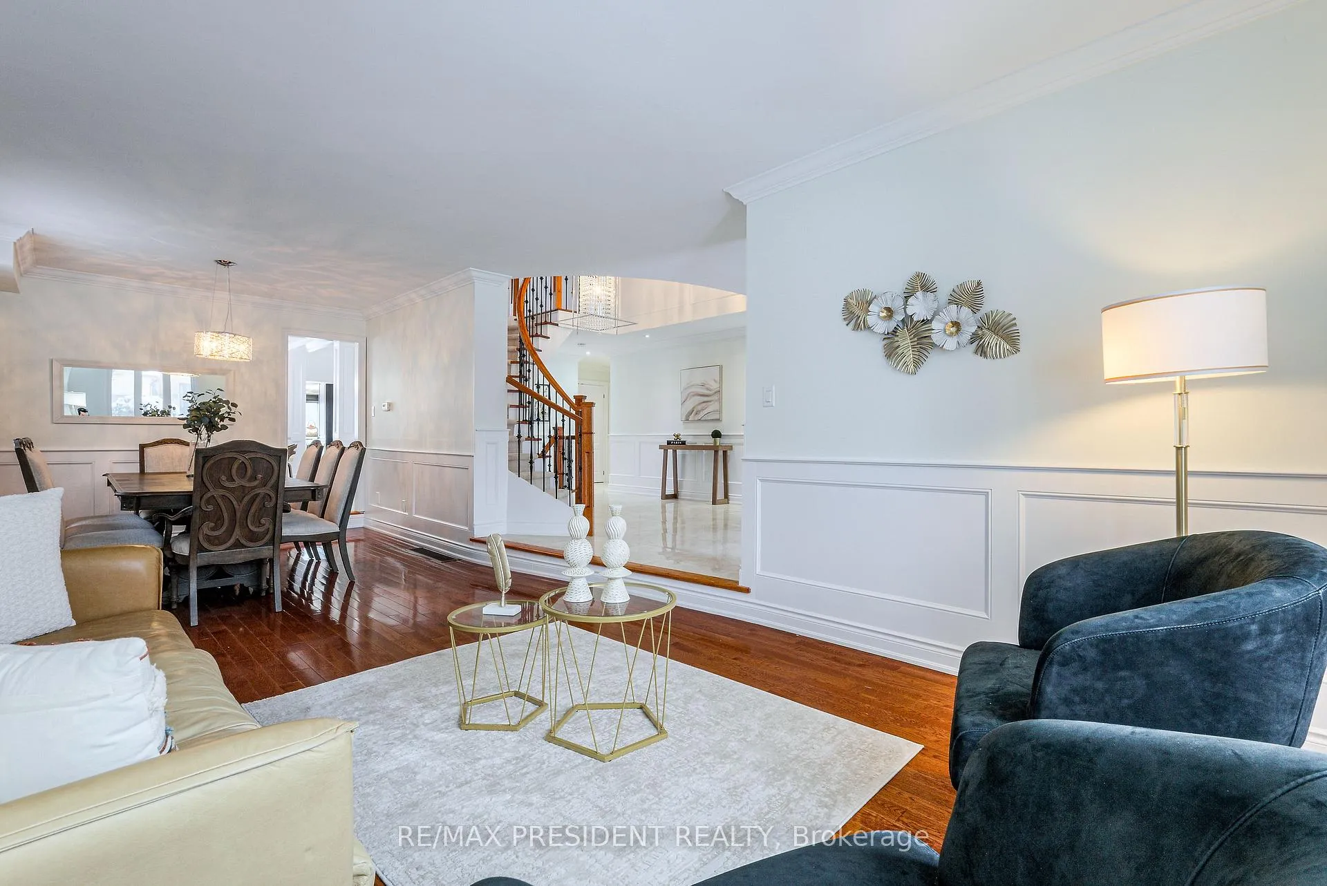Photo 9 of 42 Mount Forest Drive, Brampton, Heart Lake West — HOMEH