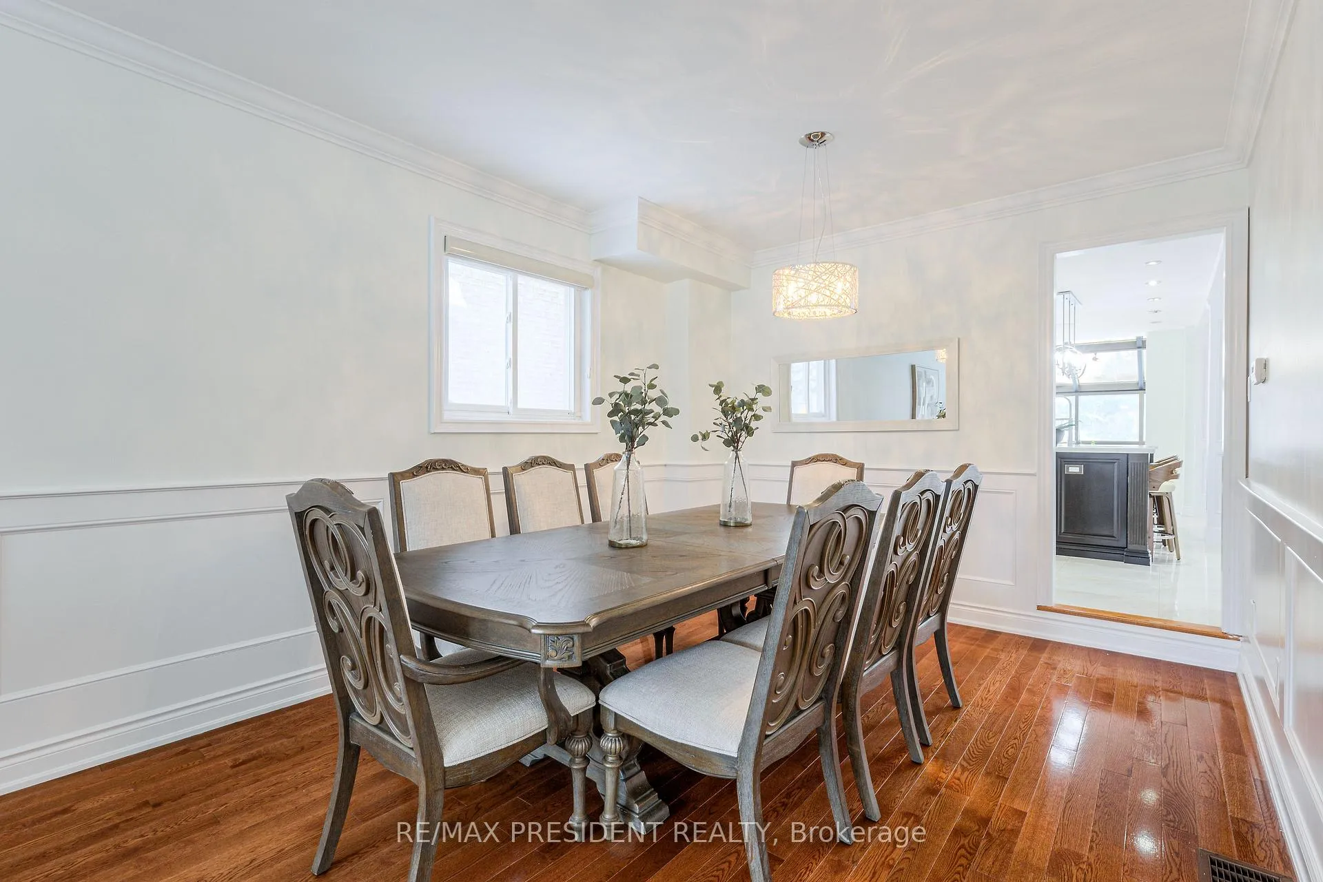 Photo 10 of 42 Mount Forest Drive, Brampton, Heart Lake West — HOMEH