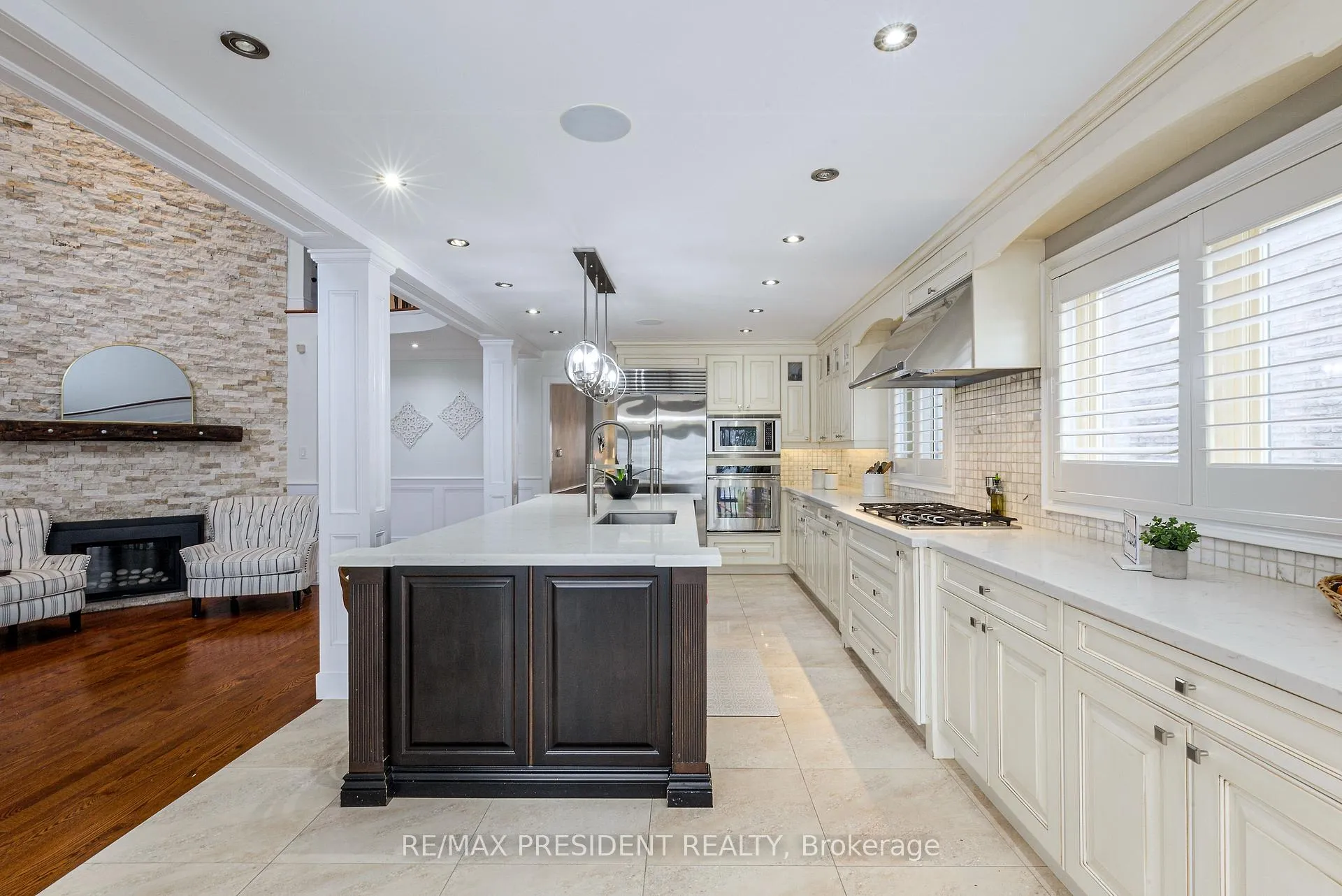Photo 16 of 42 Mount Forest Drive, Brampton, Heart Lake West — HOMEH