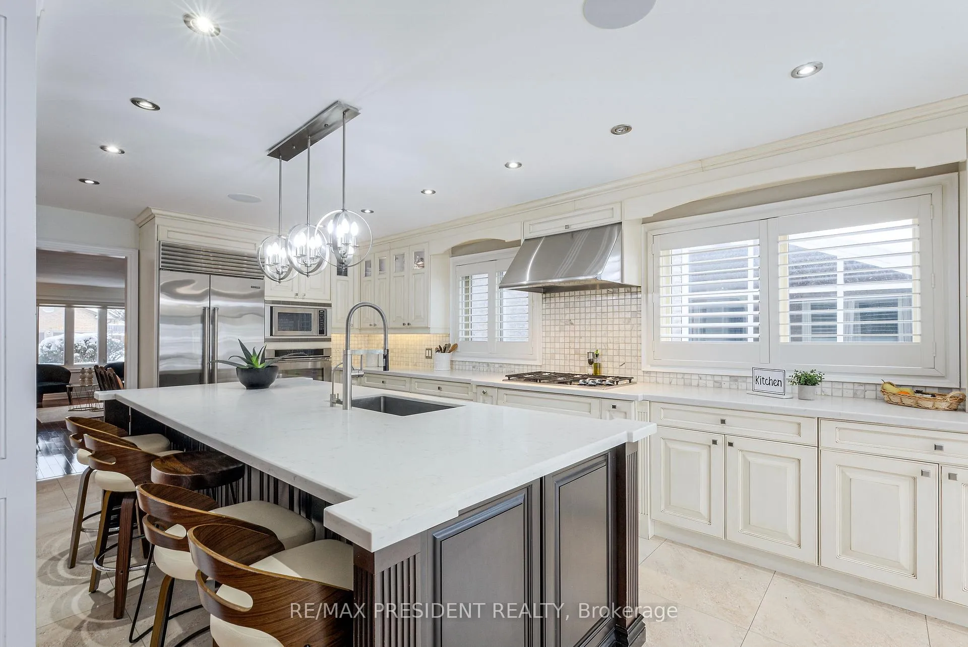 Photo 17 of 42 Mount Forest Drive, Brampton, Heart Lake West — HOMEH