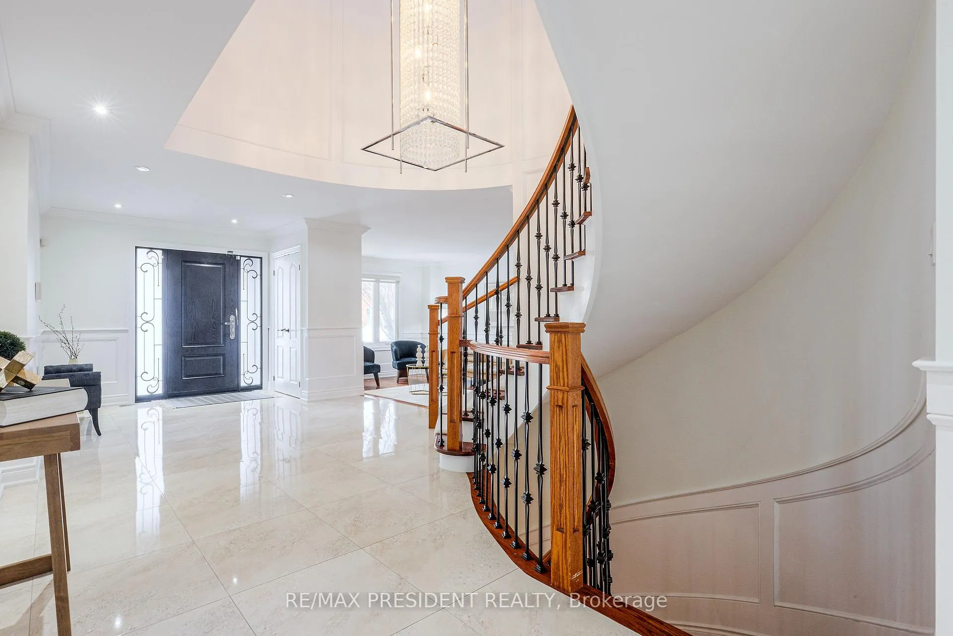 Photo 26 of 42 Mount Forest Drive, Brampton, Heart Lake West — HOMEH