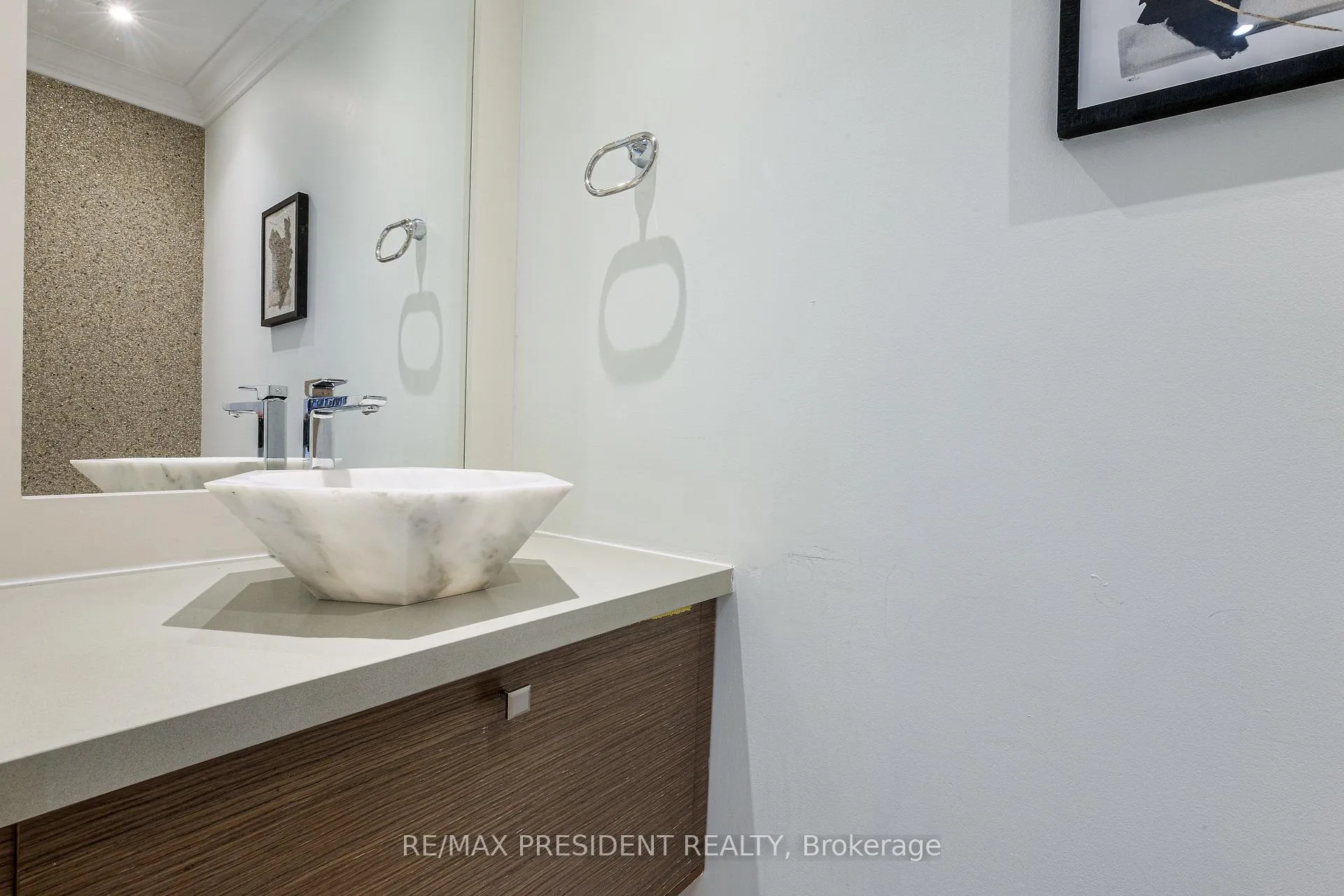 Photo 27 of 42 Mount Forest Drive, Brampton, Heart Lake West — HOMEH