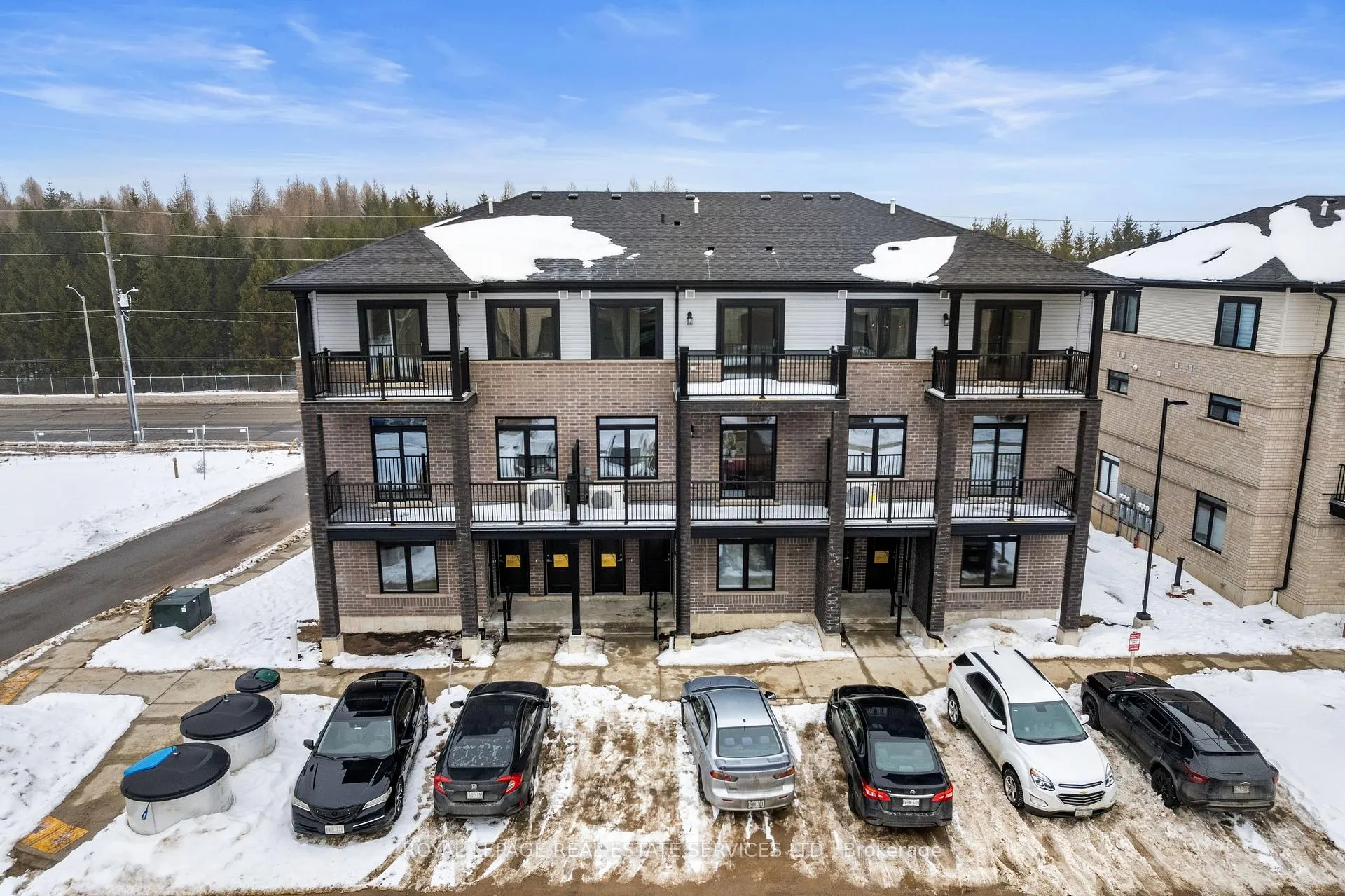 Photo 2 of 30 Thatcher Drive, Guelph, Kortright East — HOMEH