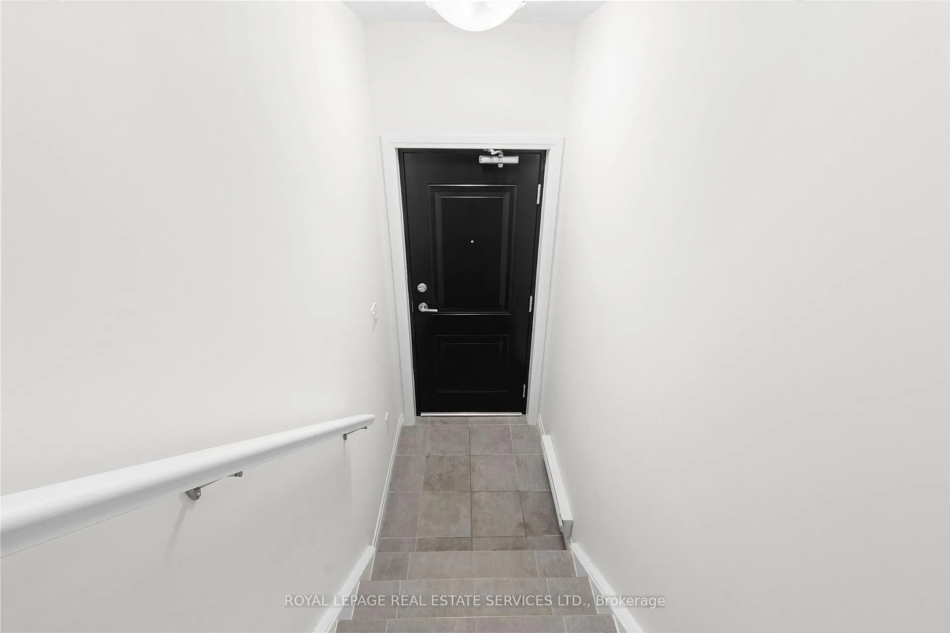 Photo 5 of 30 Thatcher Drive, Guelph, Kortright East — HOMEH