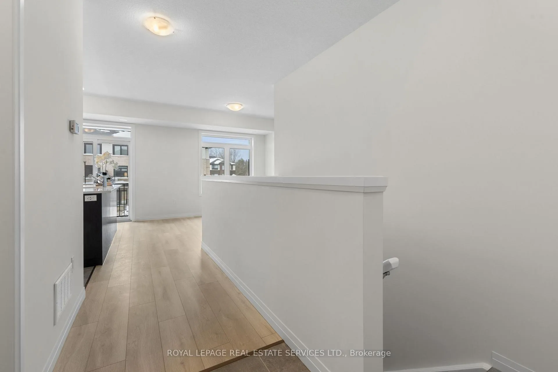Photo 6 of 30 Thatcher Drive, Guelph, Kortright East — HOMEH