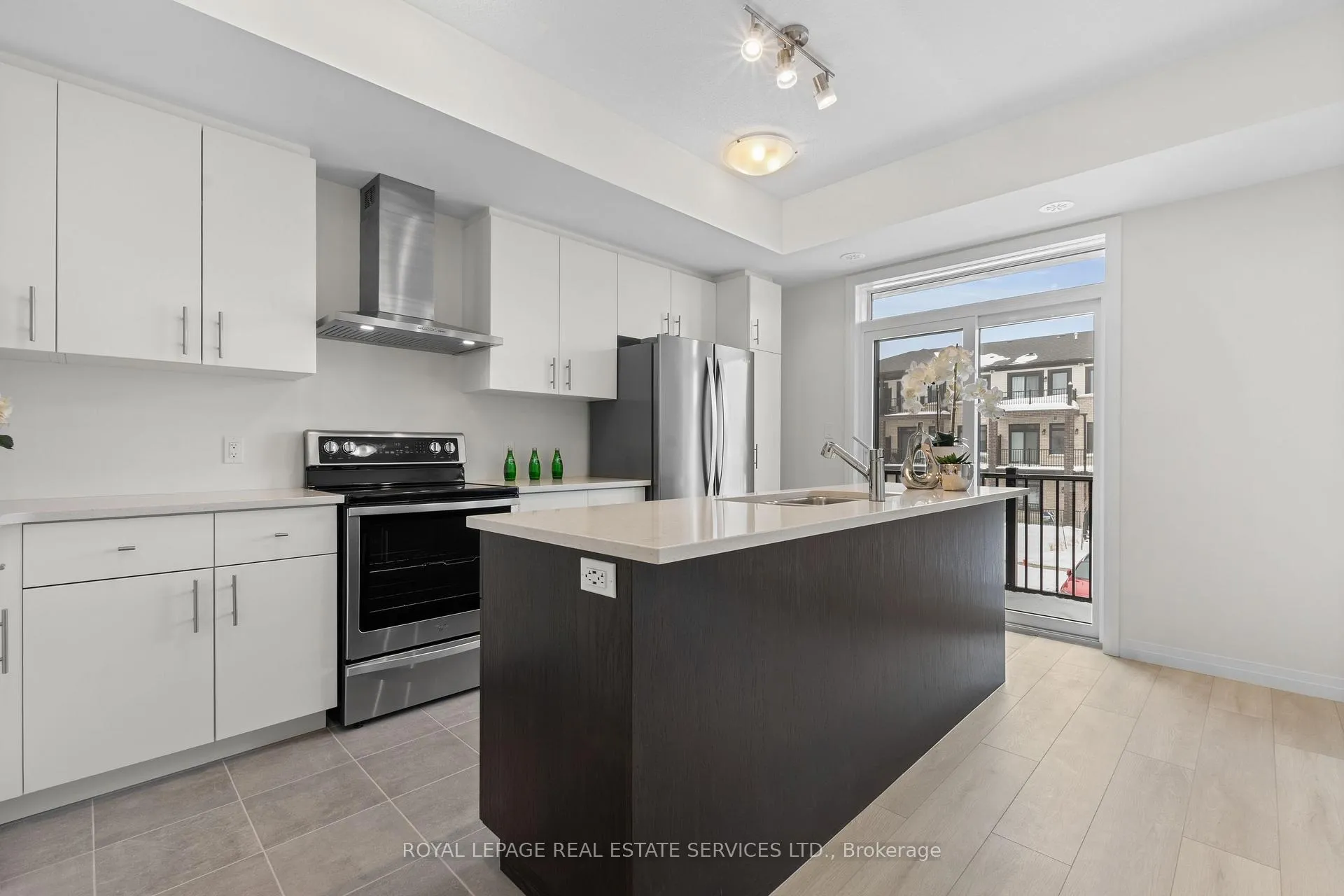 Photo 12 of 30 Thatcher Drive, Guelph, Kortright East — HOMEH