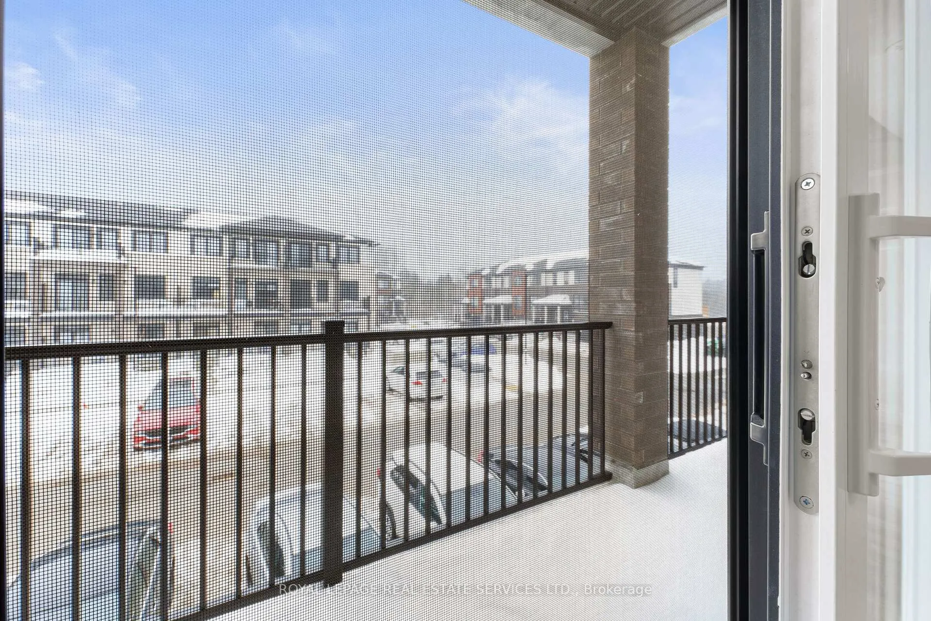 Photo 15 of 30 Thatcher Drive, Guelph, Kortright East — HOMEH