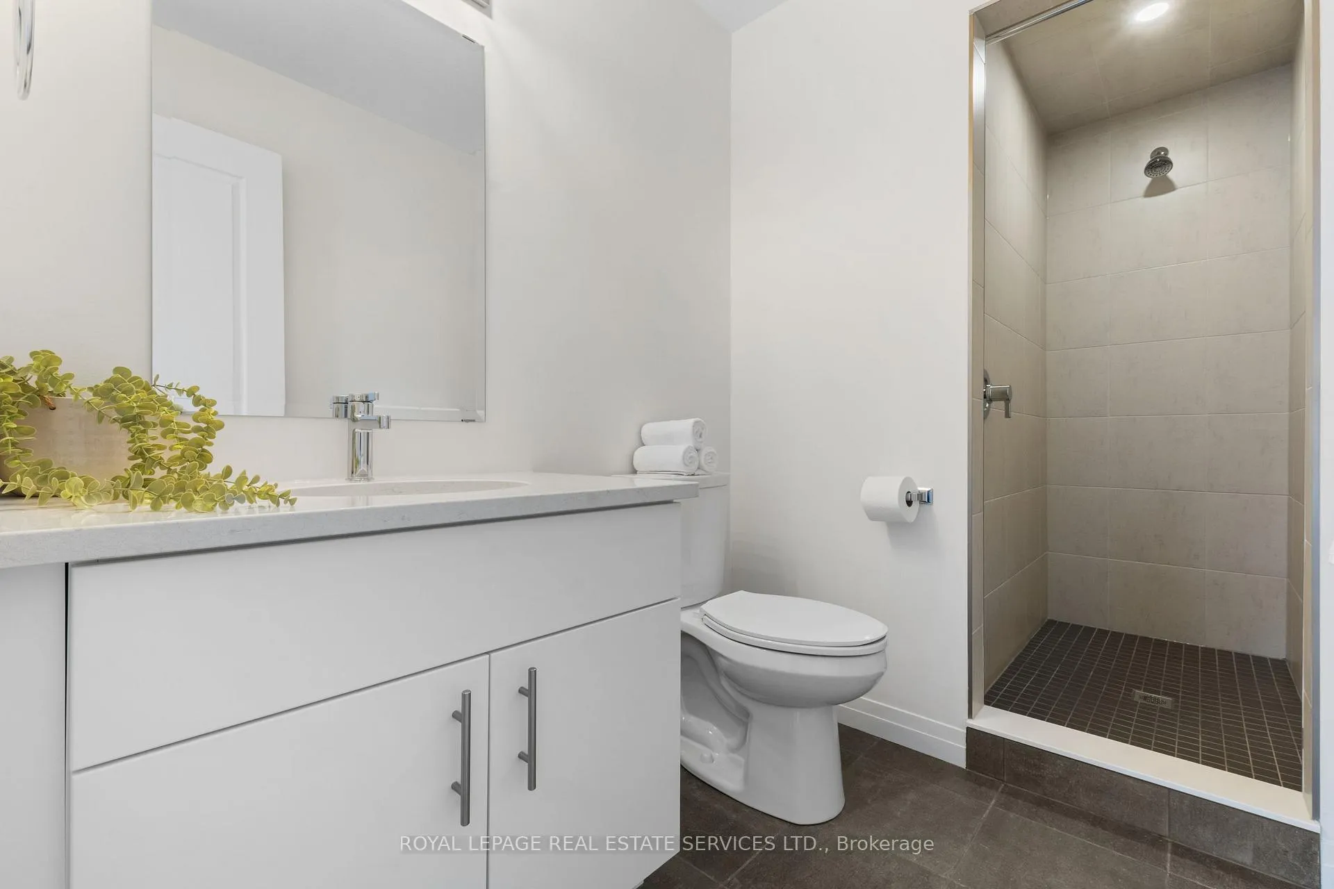 Photo 27 of 30 Thatcher Drive, Guelph, Kortright East — HOMEH