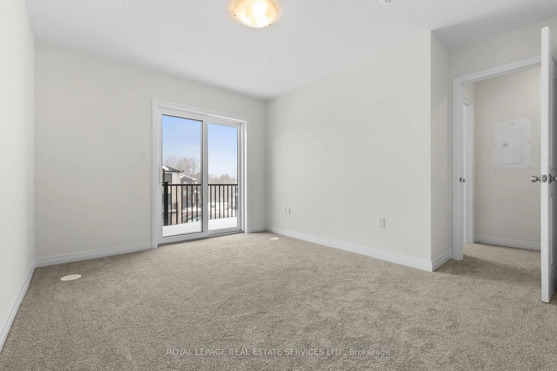 Photo 28 of 30 Thatcher Drive, Guelph, Kortright East — HOMEH