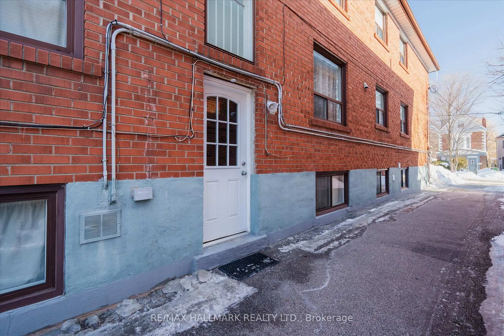 Photo 3 of Unit Lower Bach, 224 Pickering Street, Toronto, East End-Danforth — HOMEH