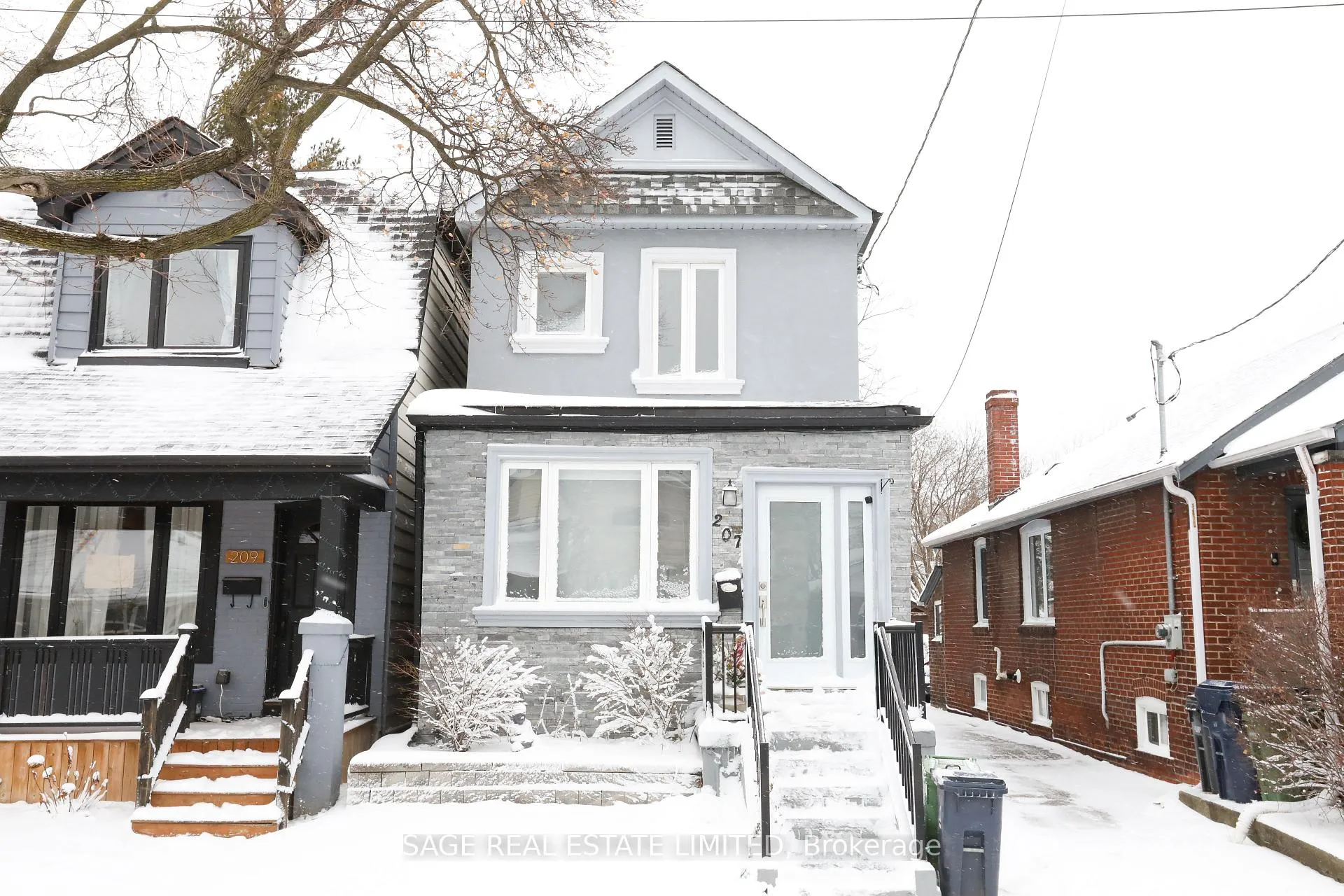 Front of Unit Lower, 207 Cedarvale Avenue