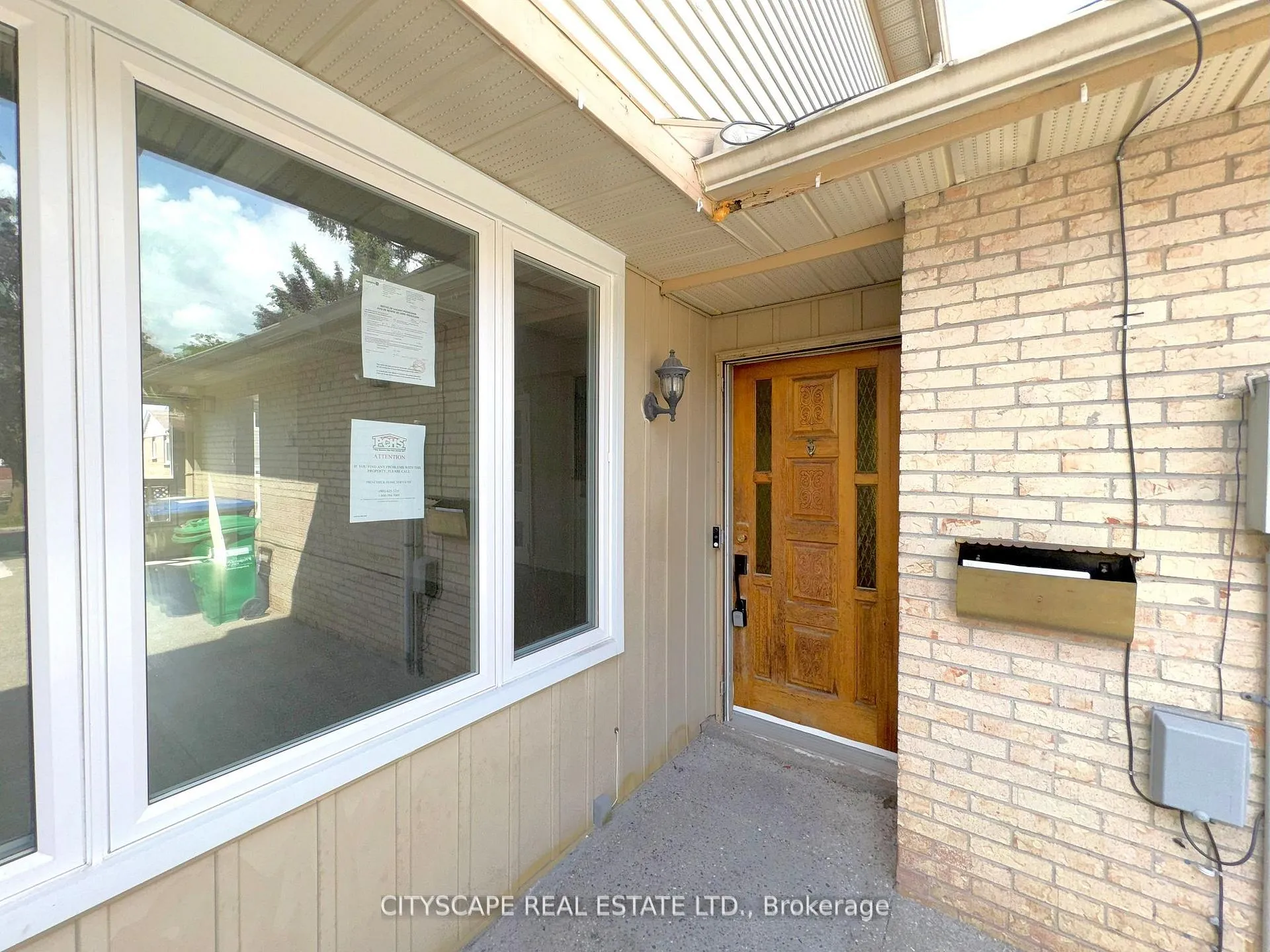 Photo 4 of 62 Barrington Crescent, Brampton, Heart Lake East — HOMEH