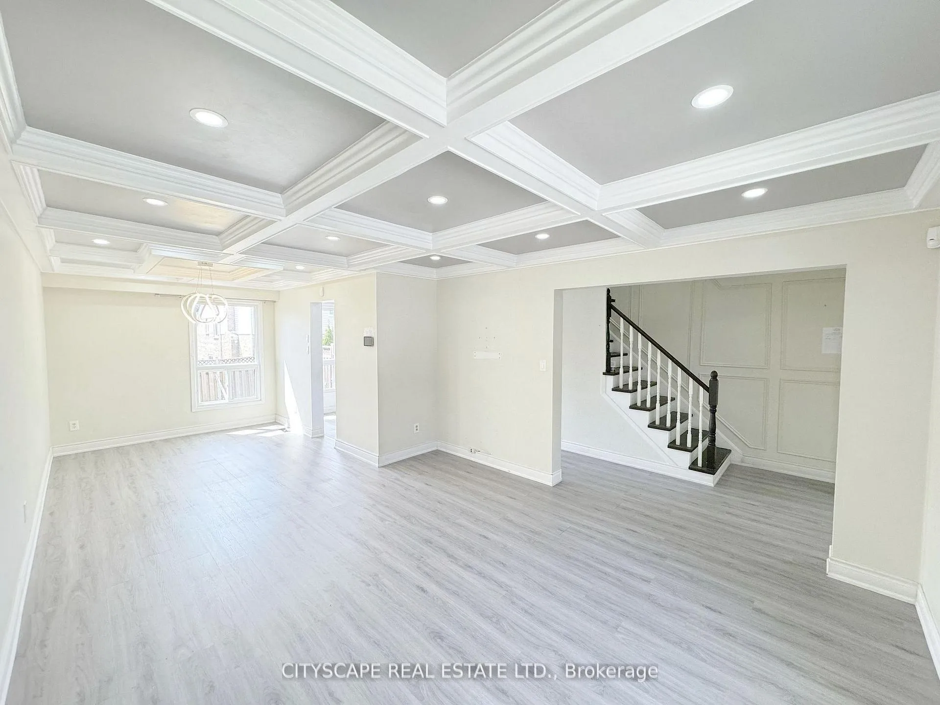 Photo 8 of 62 Barrington Crescent, Brampton, Heart Lake East — HOMEH