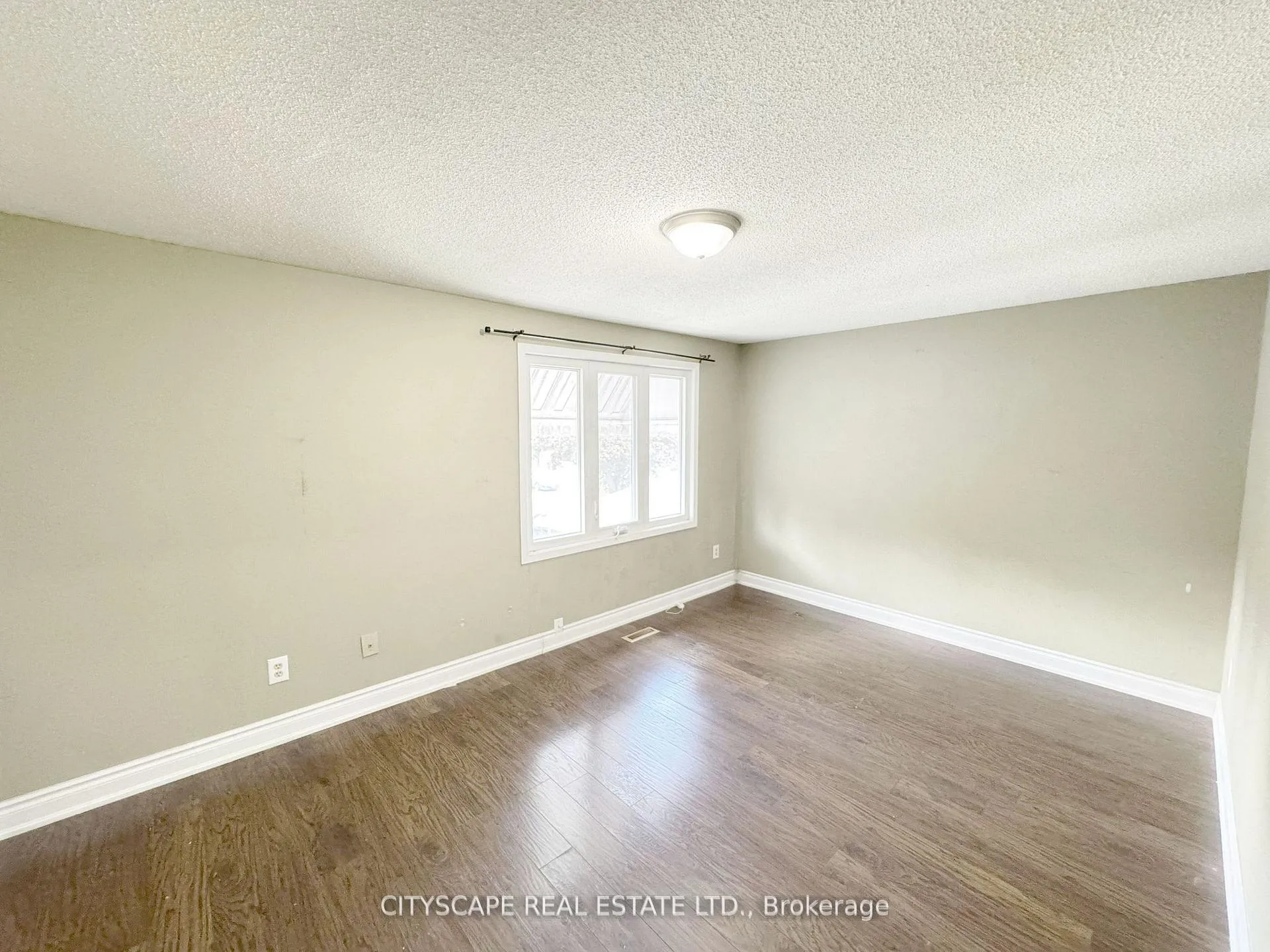 Photo 16 of 62 Barrington Crescent, Brampton, Heart Lake East — HOMEH