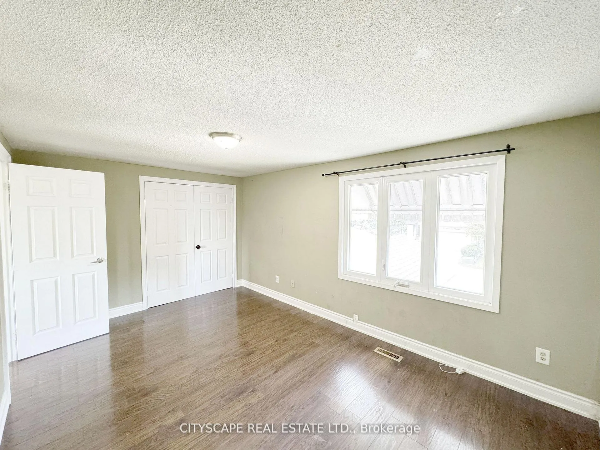 Photo 18 of 62 Barrington Crescent, Brampton, Heart Lake East — HOMEH