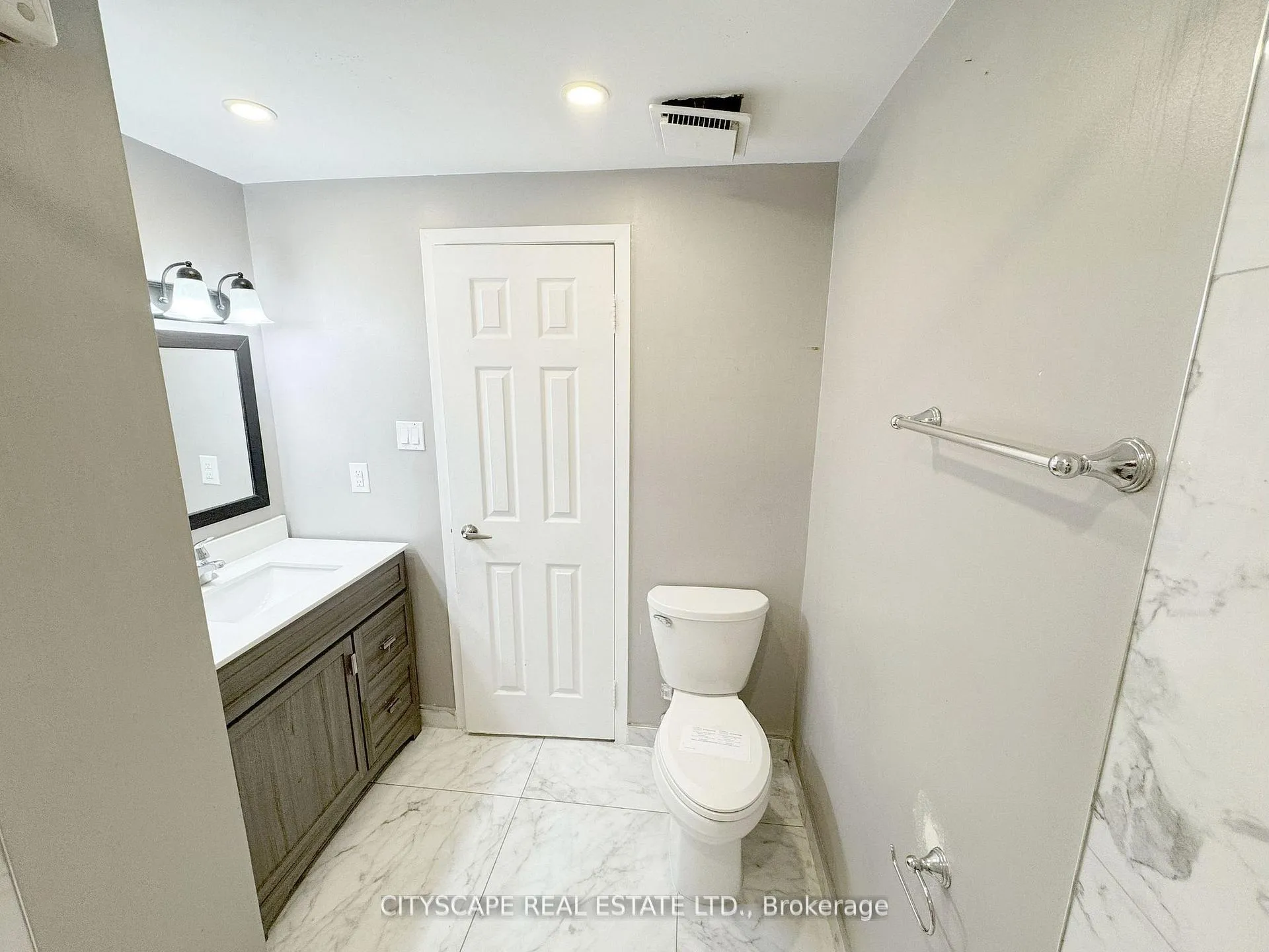 Photo 21 of 62 Barrington Crescent, Brampton, Heart Lake East — HOMEH