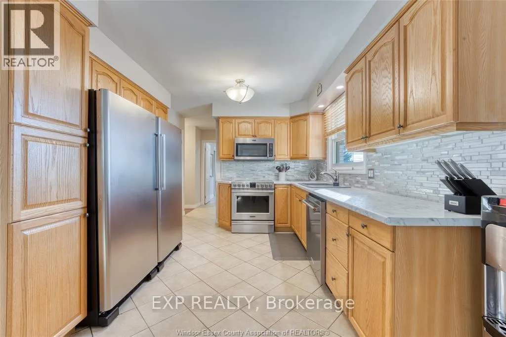 Photo 9 of 111 Danforth Avenue, Leamington — HOMEH