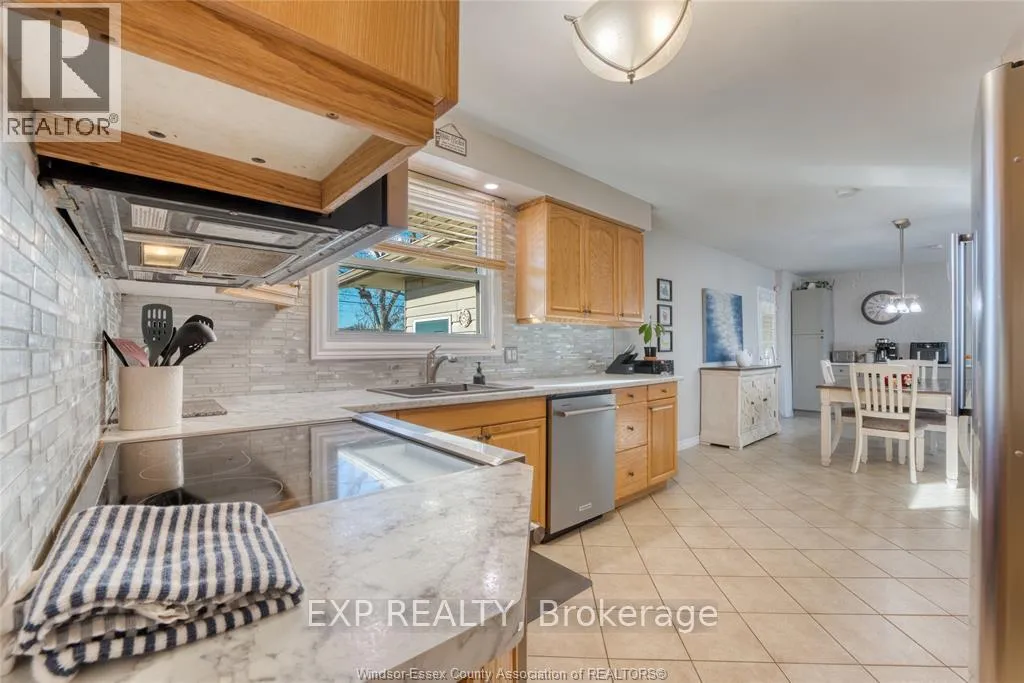 Photo 11 of 111 Danforth Avenue, Leamington — HOMEH