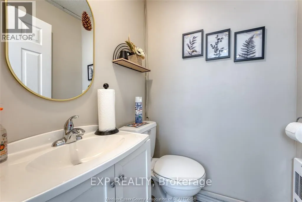 Photo 23 of 111 Danforth Avenue, Leamington — HOMEH