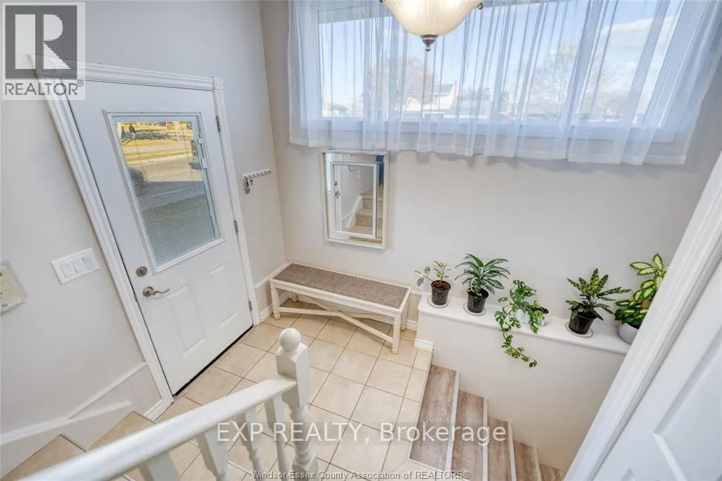 Photo 24 of 111 Danforth Avenue, Leamington — HOMEH