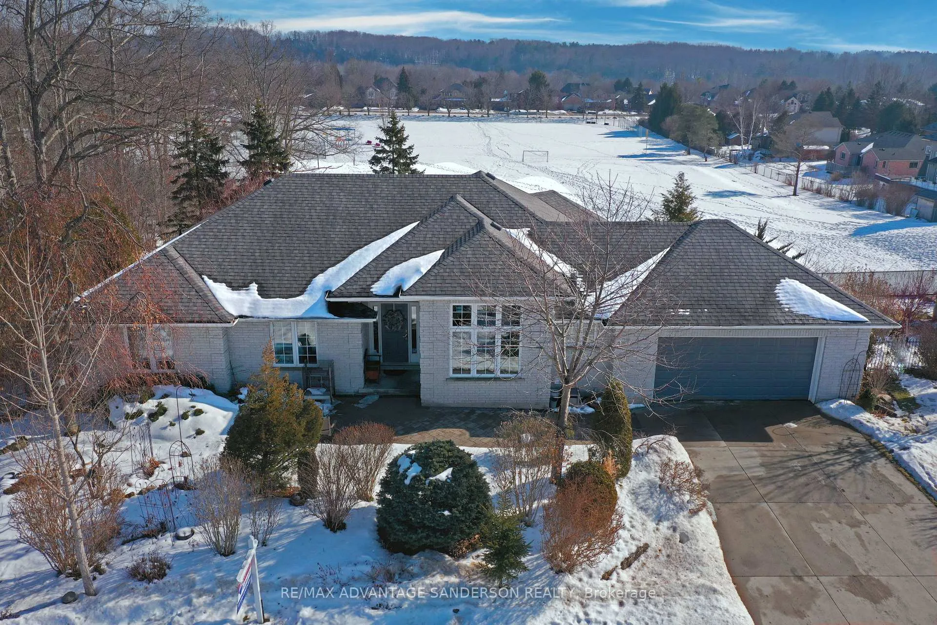 Photo 3 of 23 Birchcrest Drive, Middlesex Centre, Kilworth — HOMEH