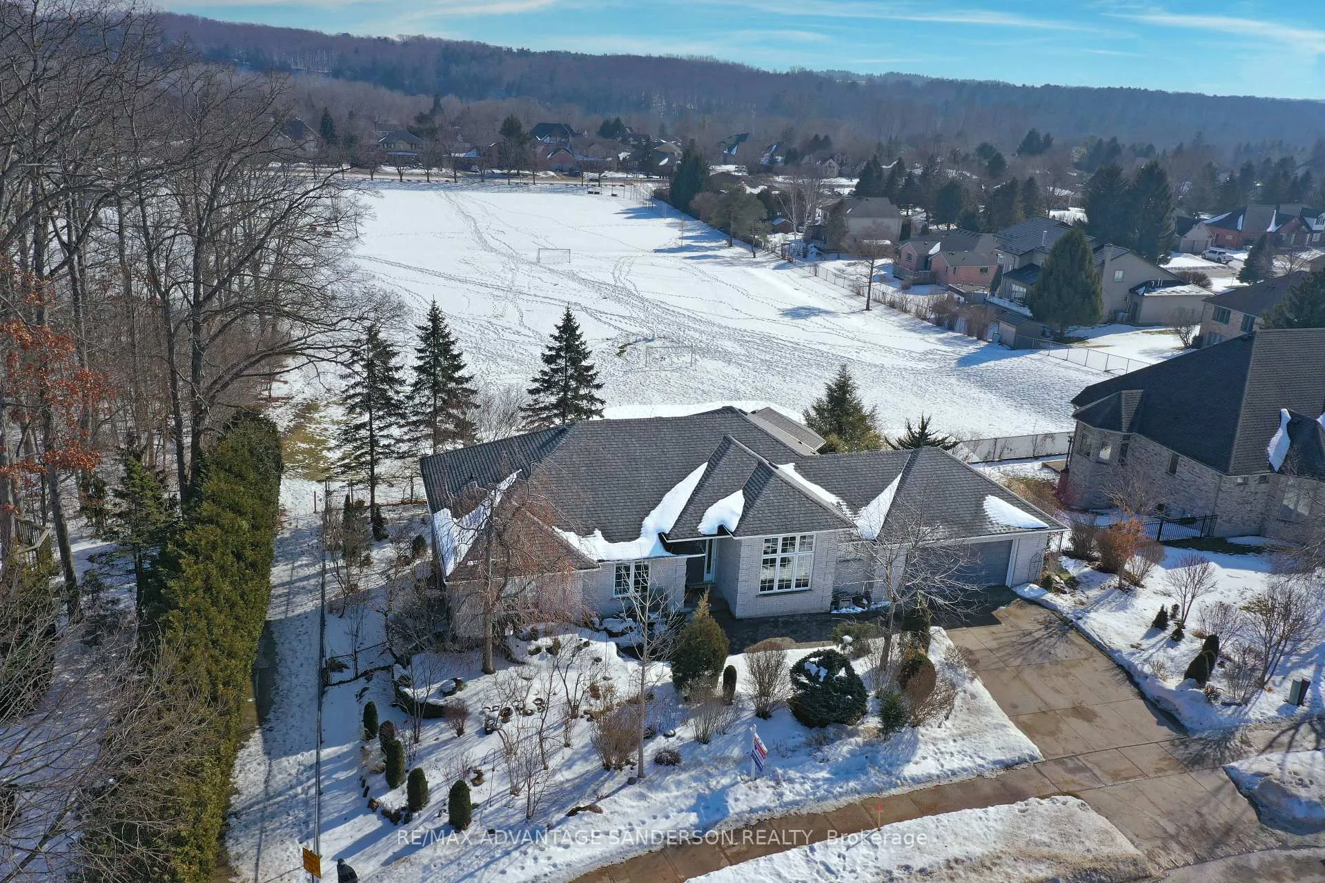 Photo 4 of 23 Birchcrest Drive, Middlesex Centre, Kilworth — HOMEH